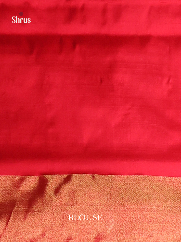 DIS16538 - Ikkat Silk Saree