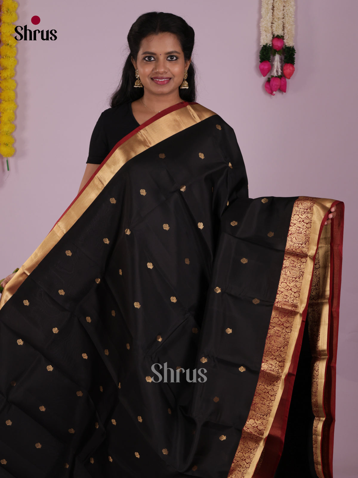 DIS16572 - Kanchipuram-halfpure Saree - Shop on Shrus.com