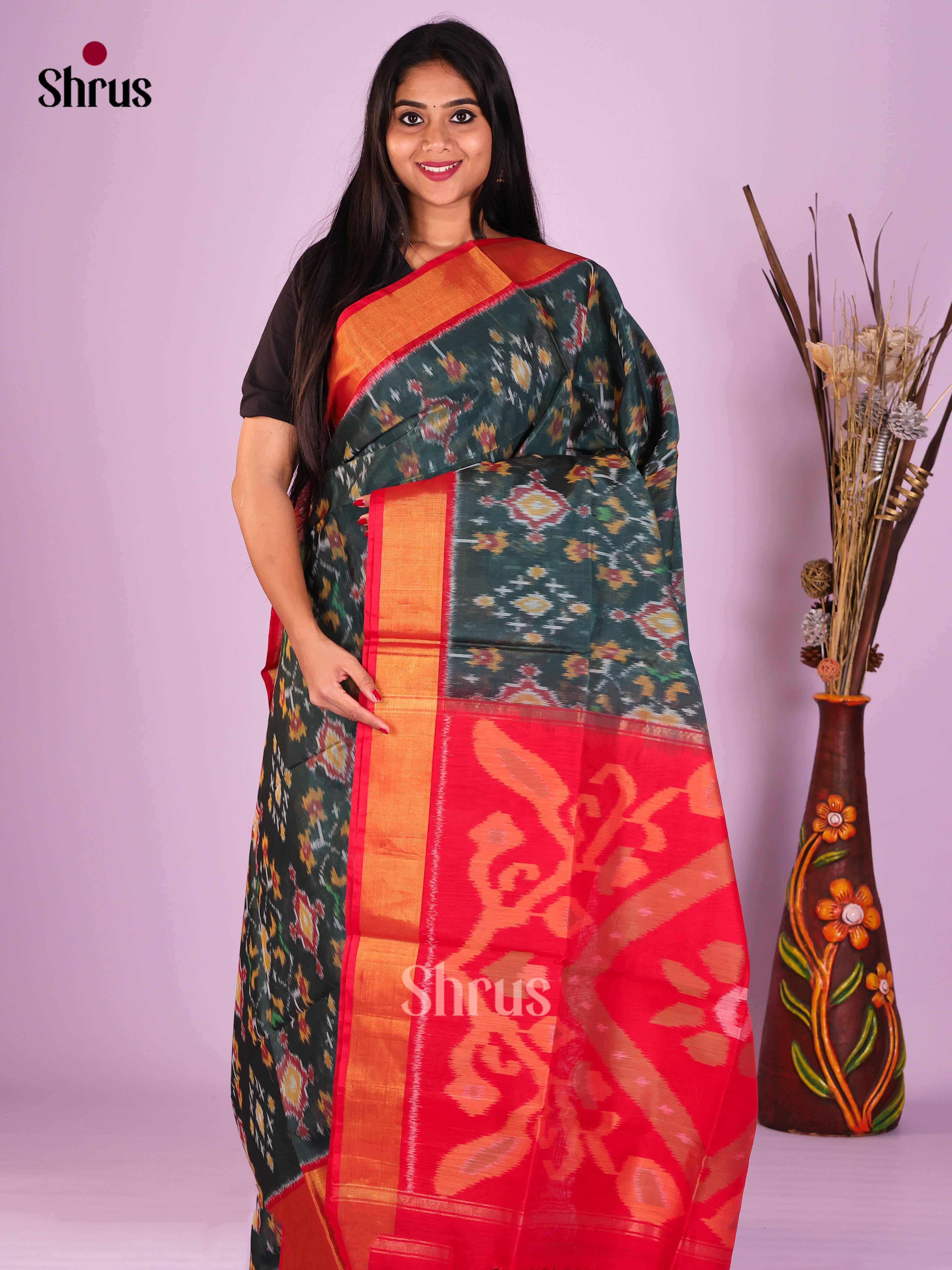 Peacock Green & Red - Pochampally sico Saree