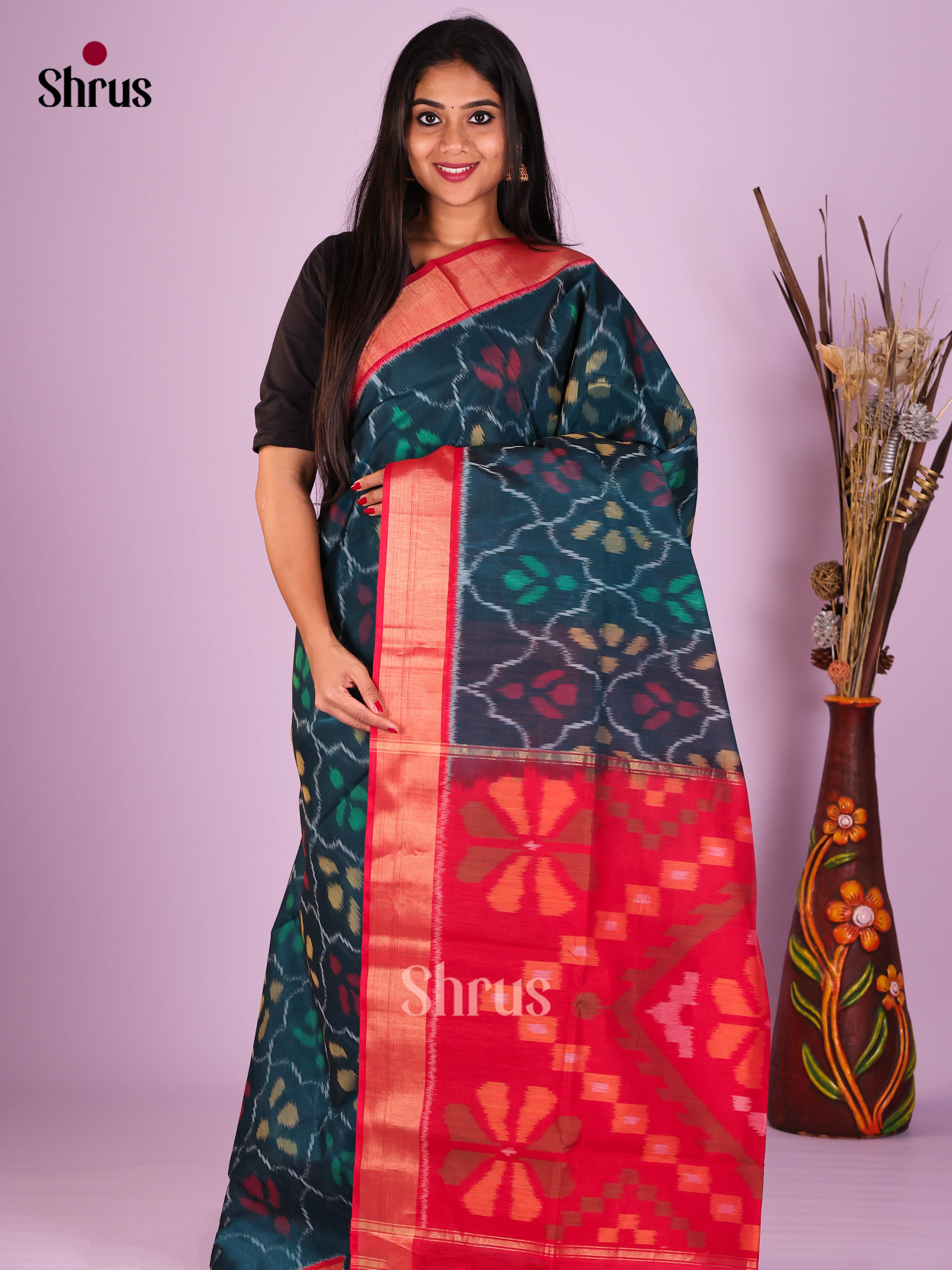 Peacock Green & Red - Pochampally sico Saree