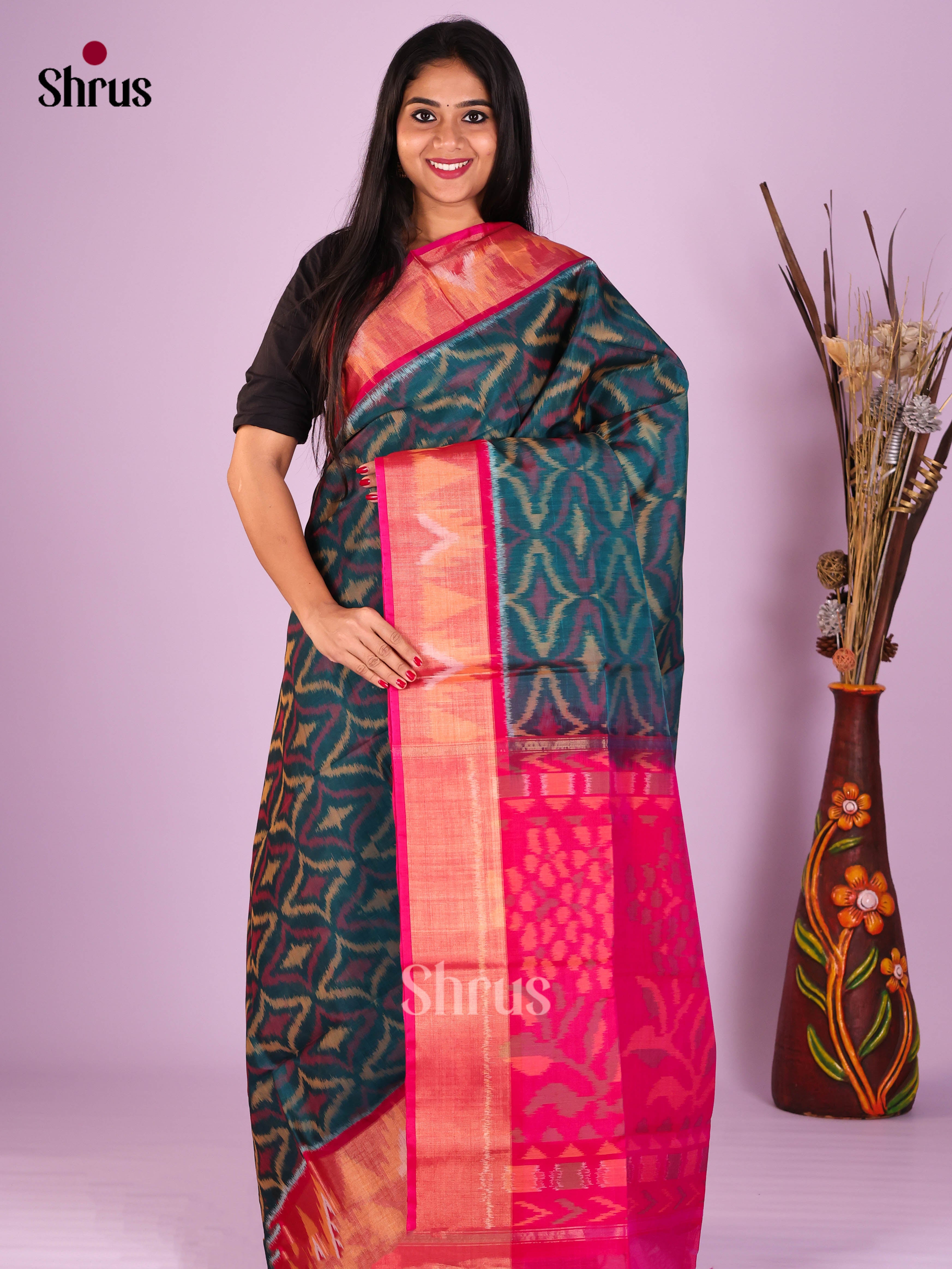 Peacock Green & Pink - Pochampally sico Saree