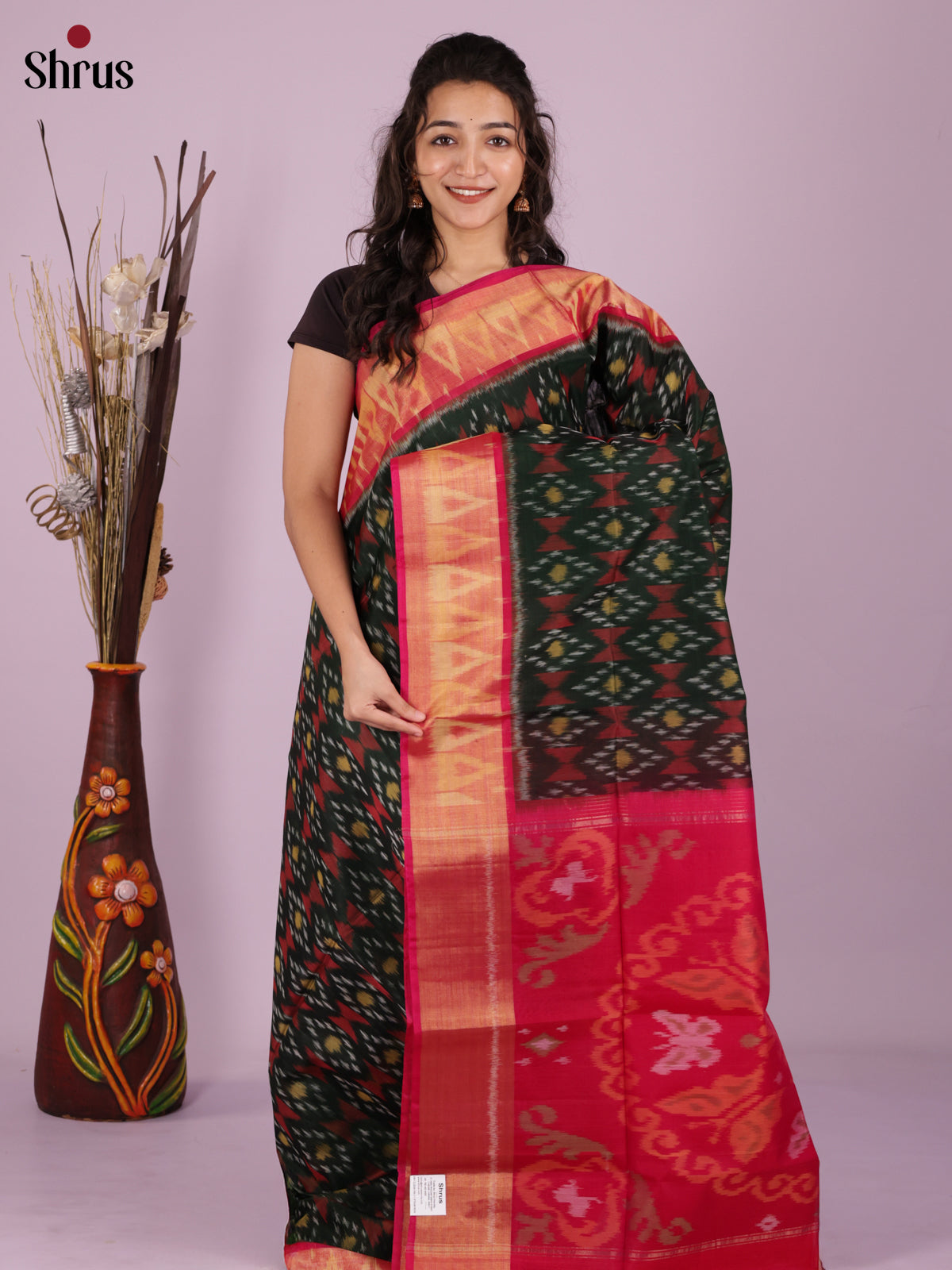 Green & Pink- Pochampally sico Saree