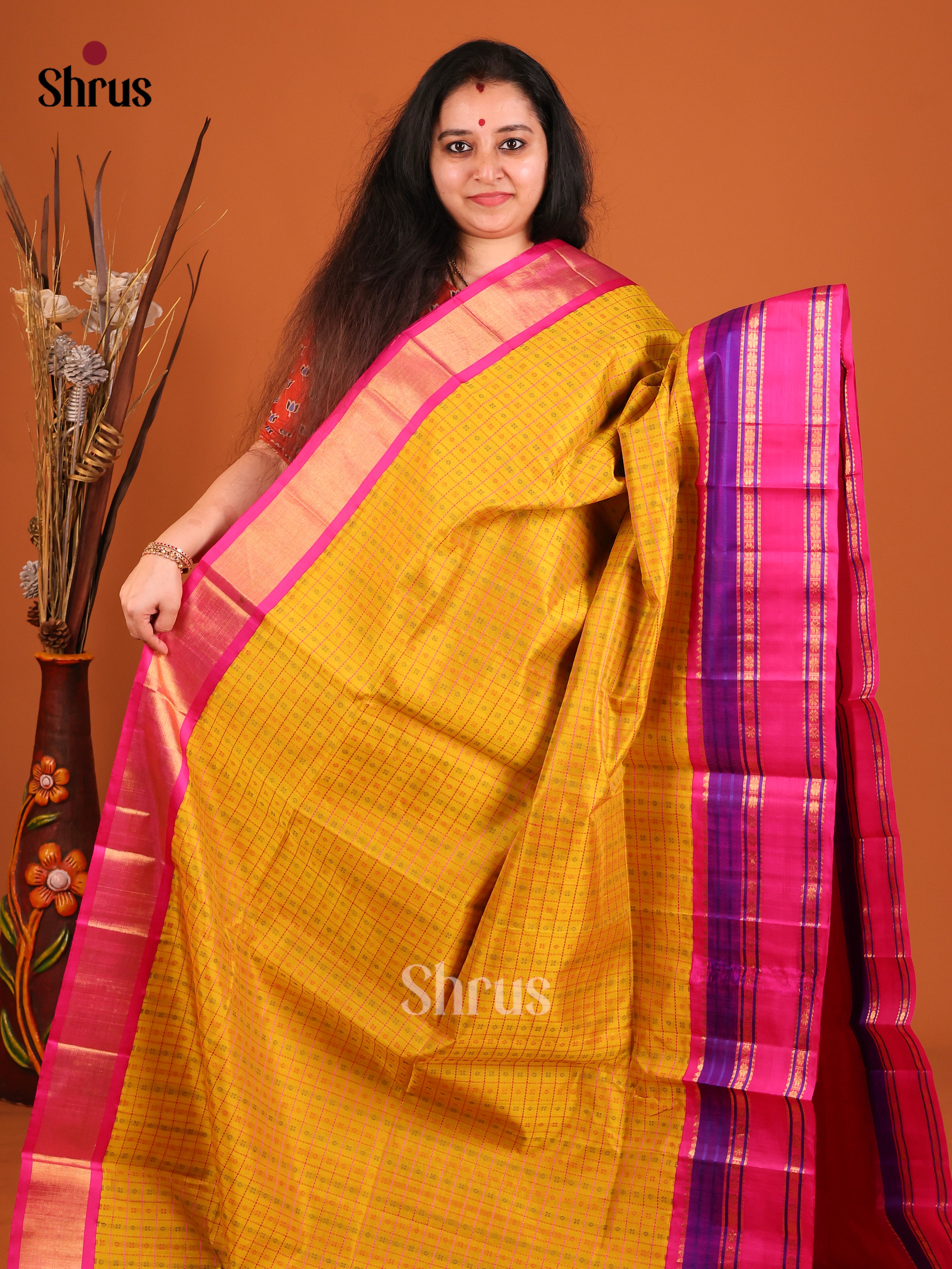 DIS17199 - Korvai-kattams Saree