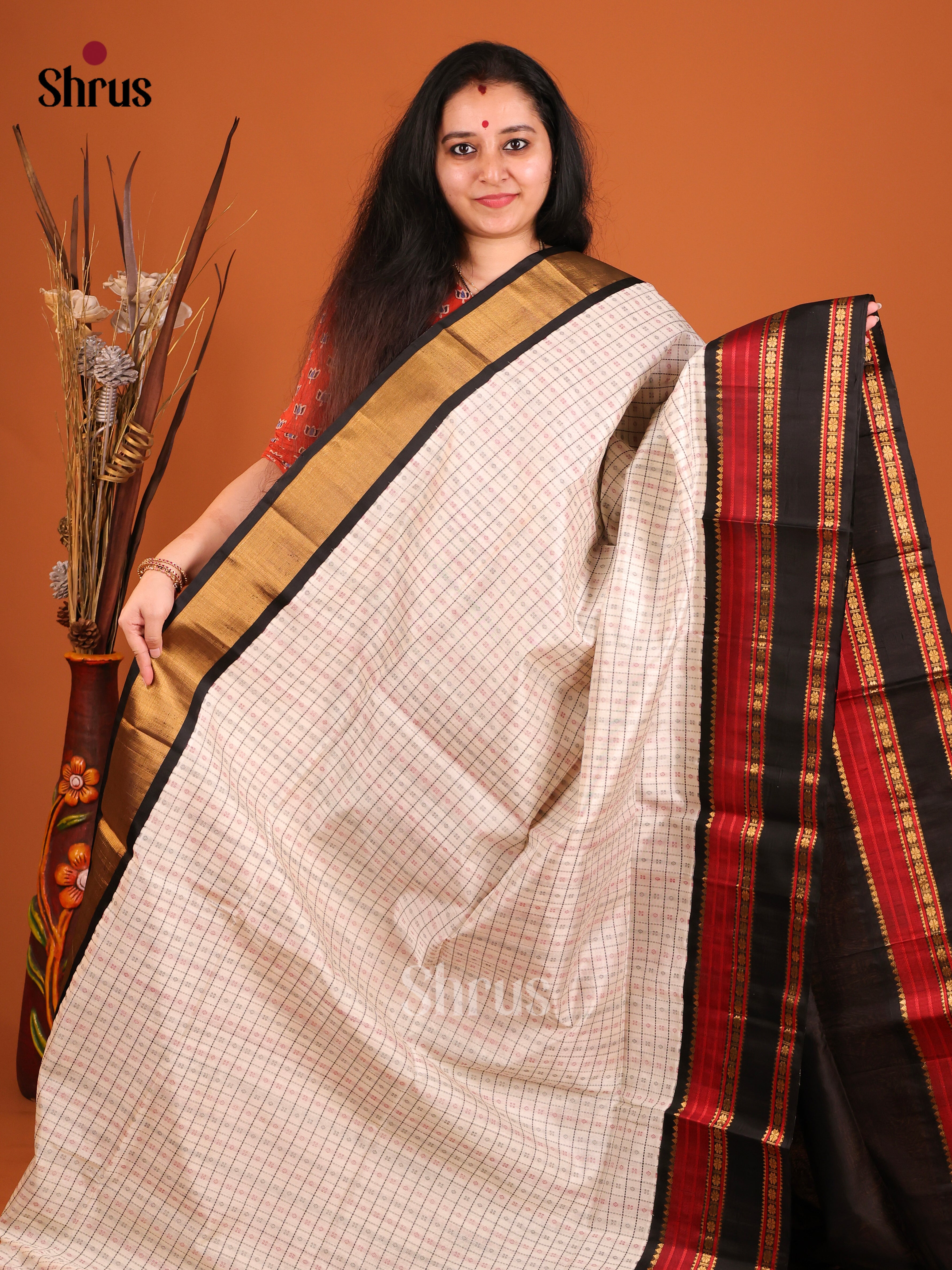 DIS17200 - Korvai-kattams Saree - Shop on Shrus.com