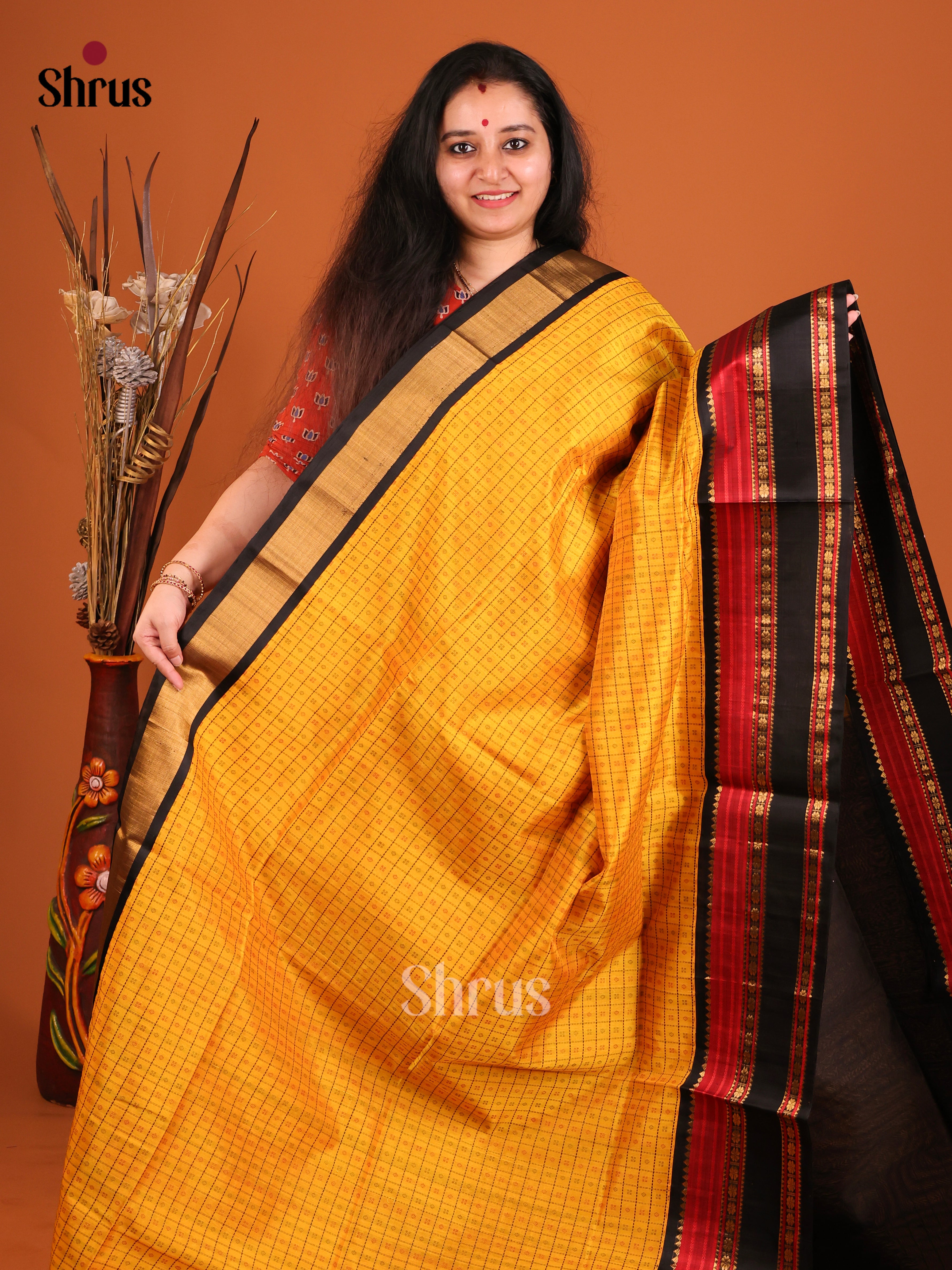 DIS17201 - Korvai-kattams Saree - Shop on Shrus.com