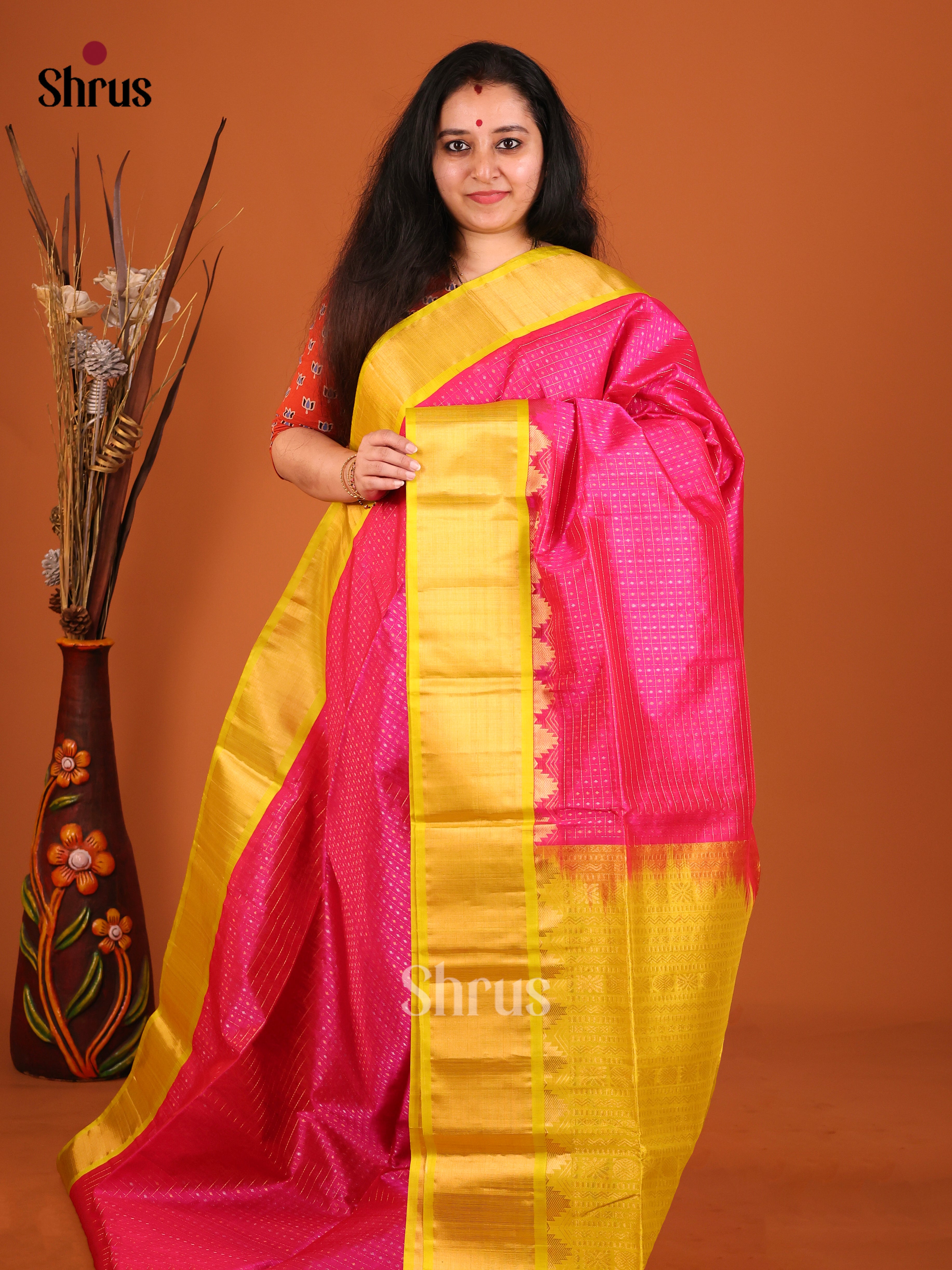 DIS17220 - Korvai-kattams Saree