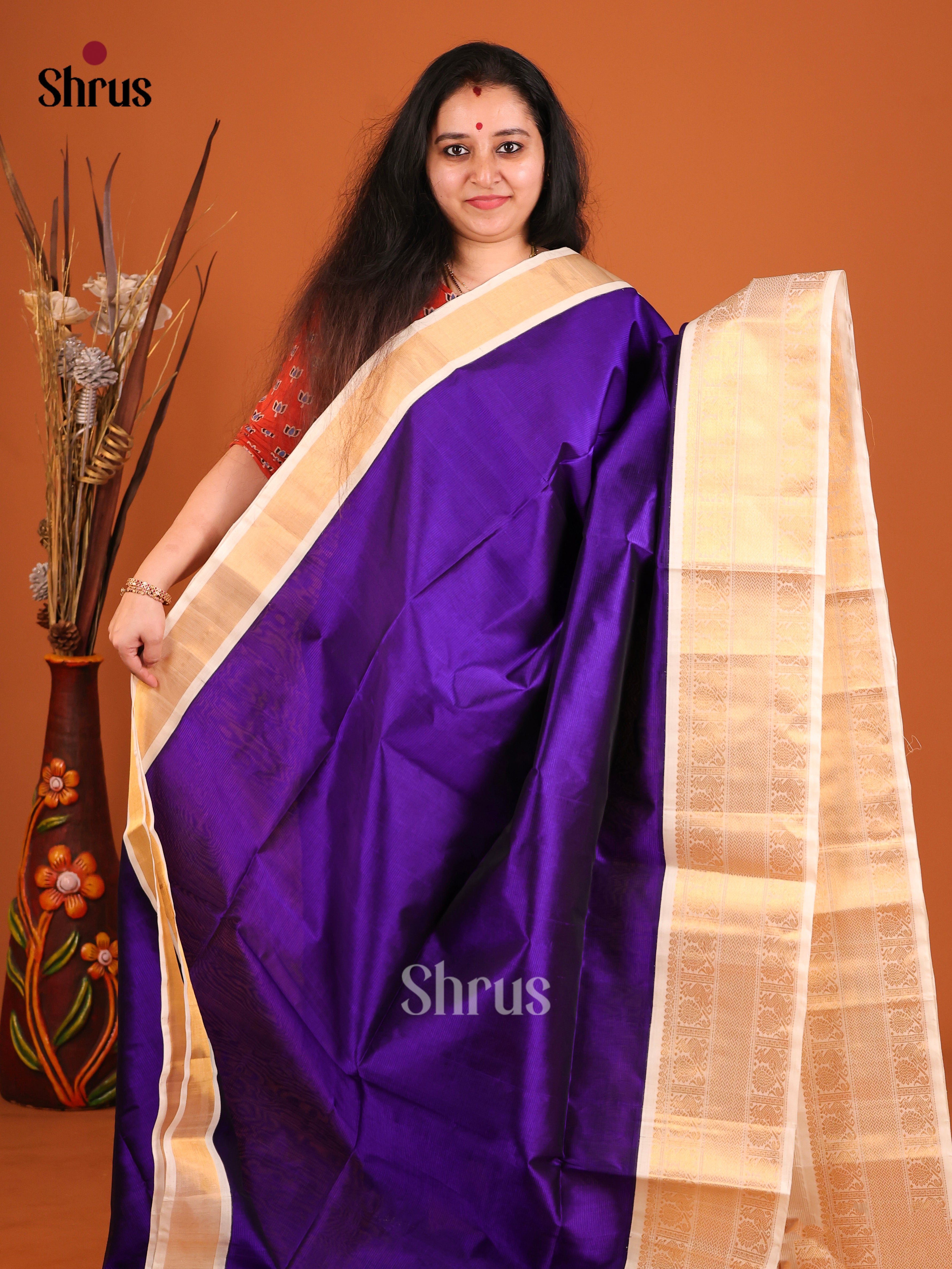Silky Purple golden Korvai Medium border Saree 1
