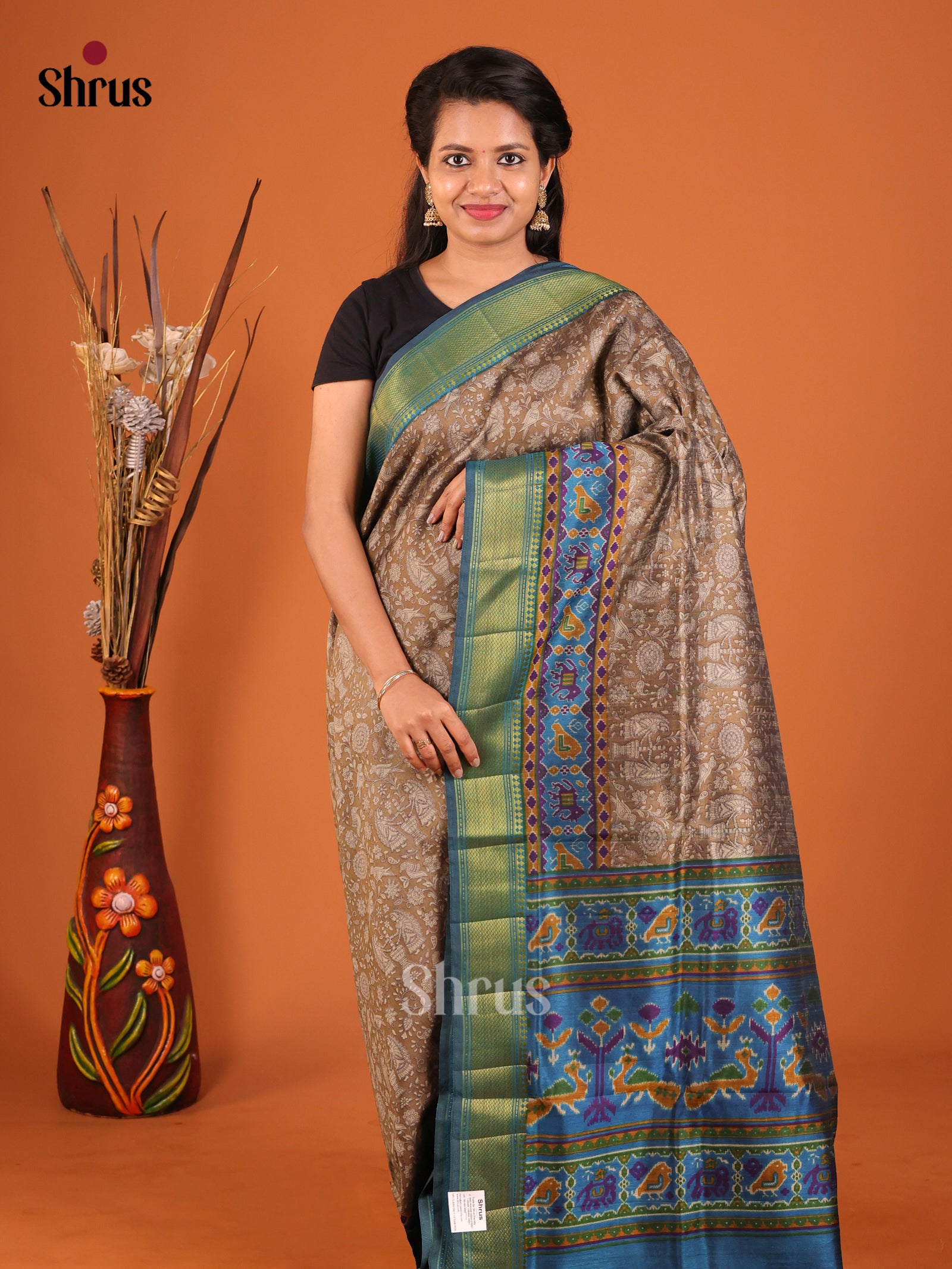DIS18178 - Semi Patola Saree