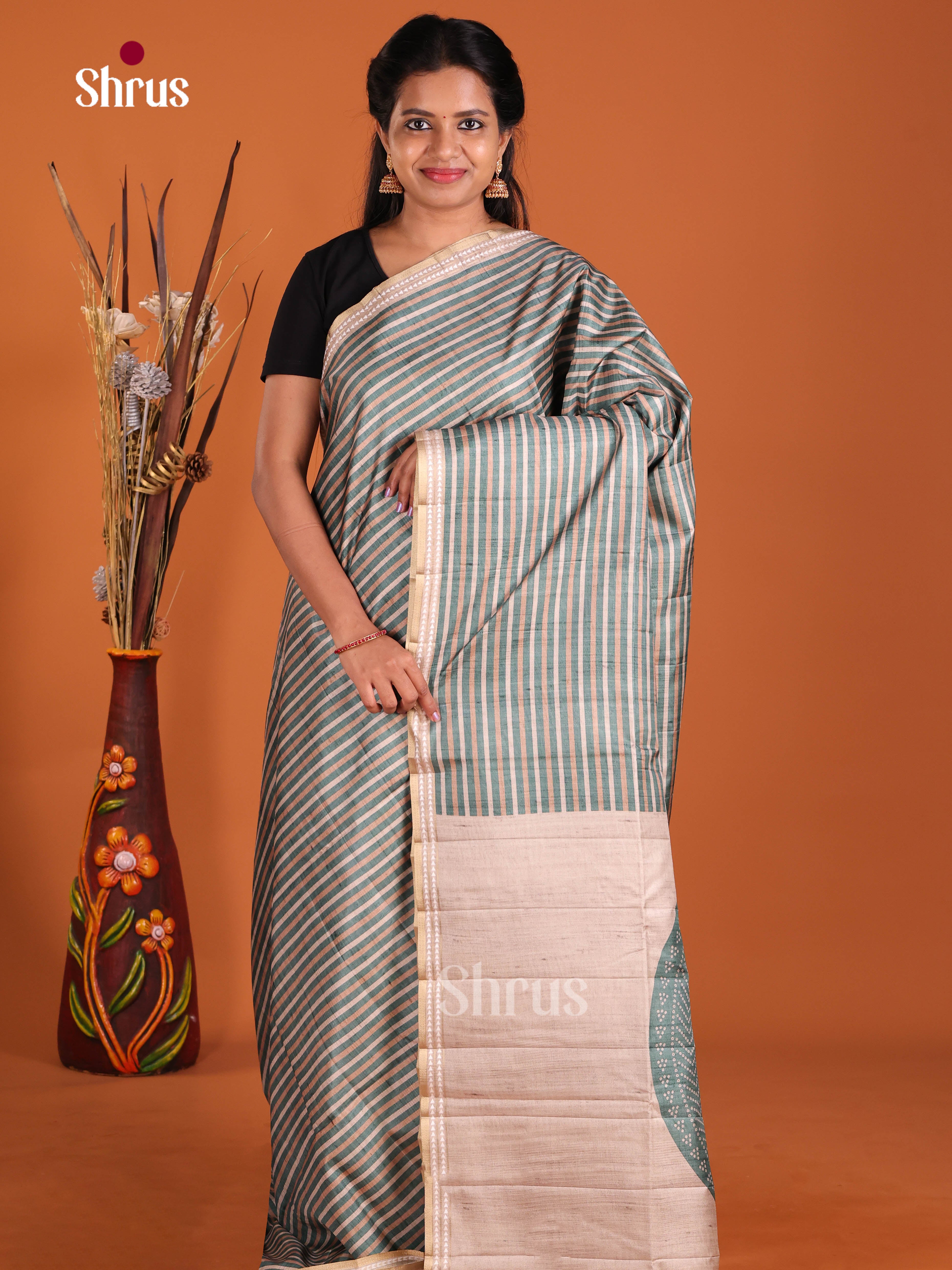 DIS21160 - Semi matka Saree