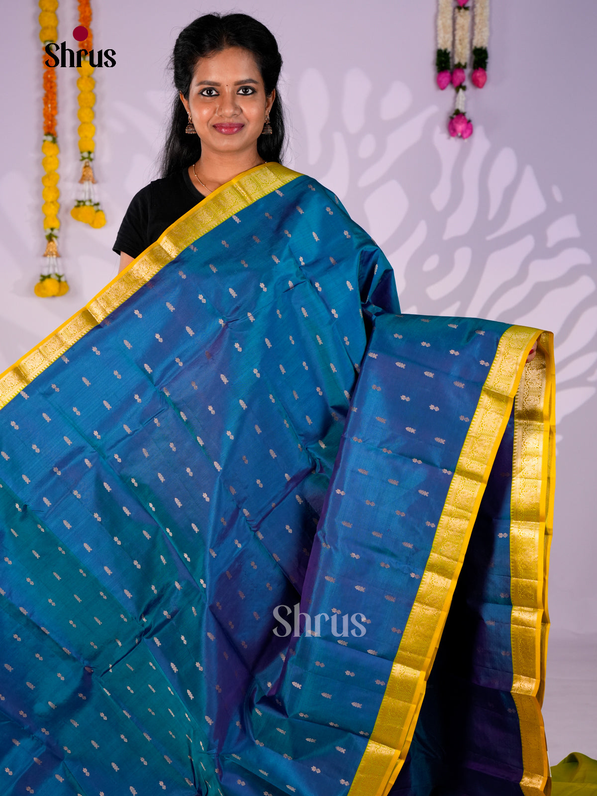 DIS23479 - Kanchipuram silk (HR) Saree - Shop on Shrus.com