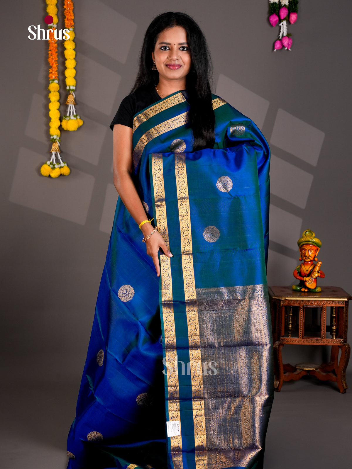 DIS23505 - Kanchipuram silk (HR) Saree - Shop on Shrus.com