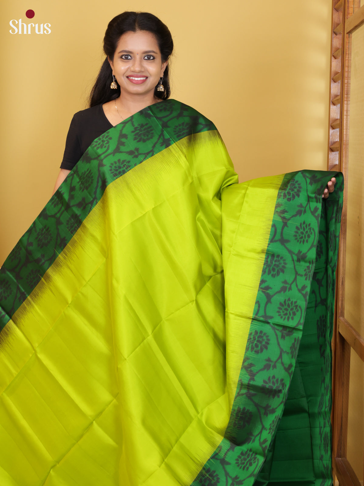 DIS23619 - Soft Silk (HR) Saree - Shop on Shrus.com