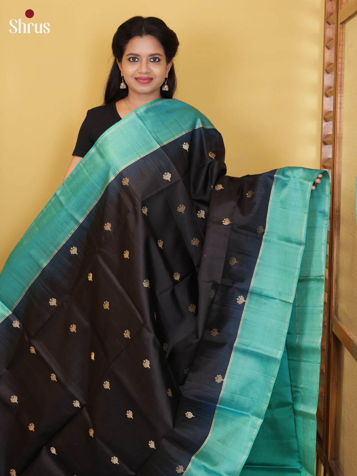 DIS23684 - Soft Silk (HR) Saree - Shop on Shrus.com