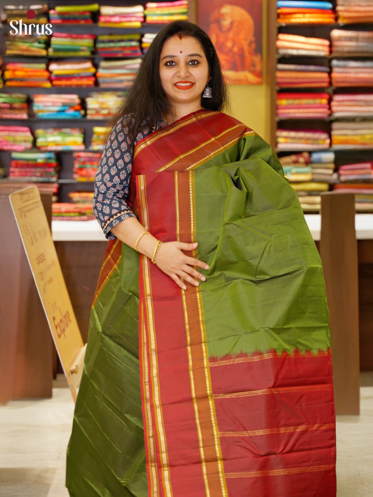 DIS23686 - Kanchipuram silk (LR) Saree