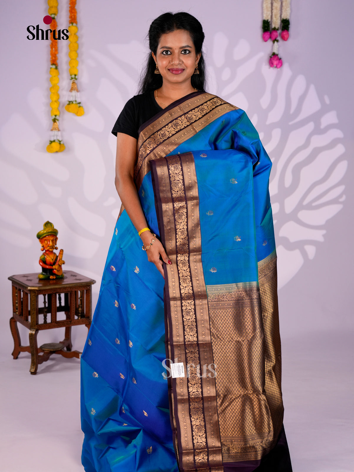 DIS23752 - Kanchipuram silk (HR) Saree - Shop on Shrus.com