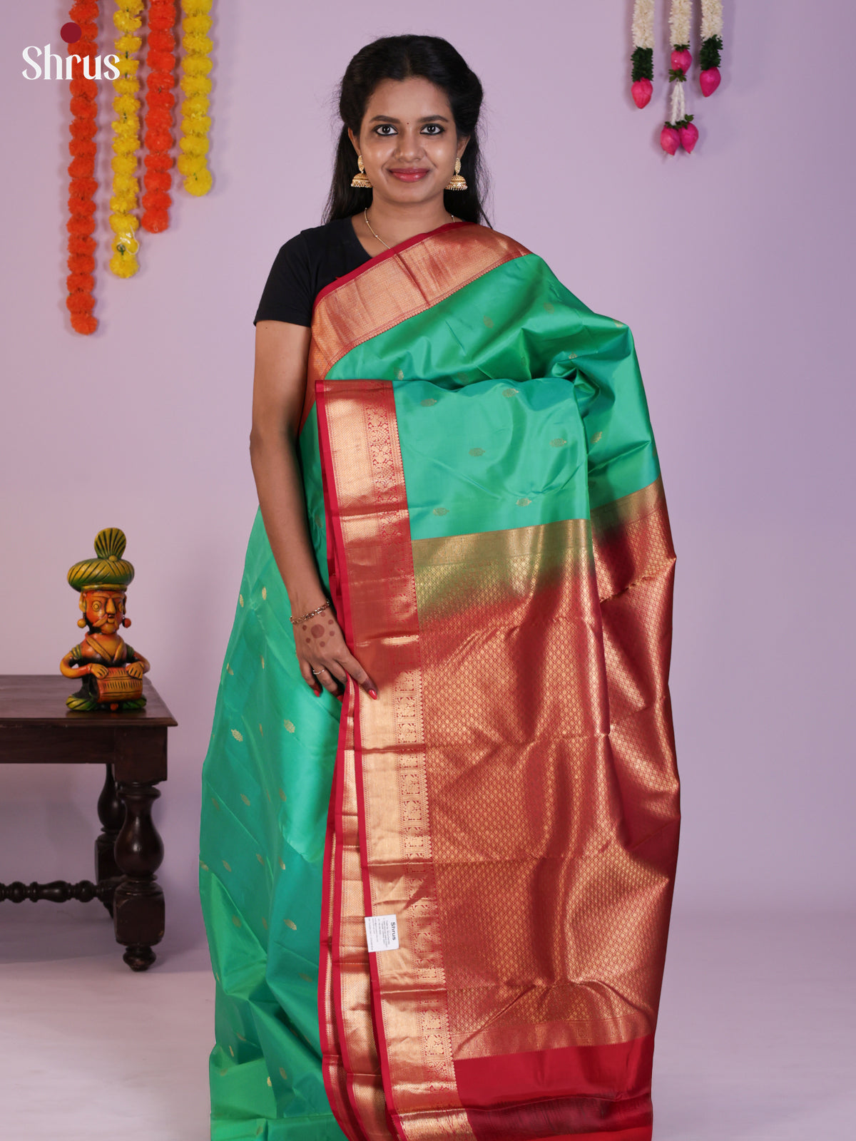 DIS23785 - Kanchipuram silk (HR) Saree - Shop on Shrus.com