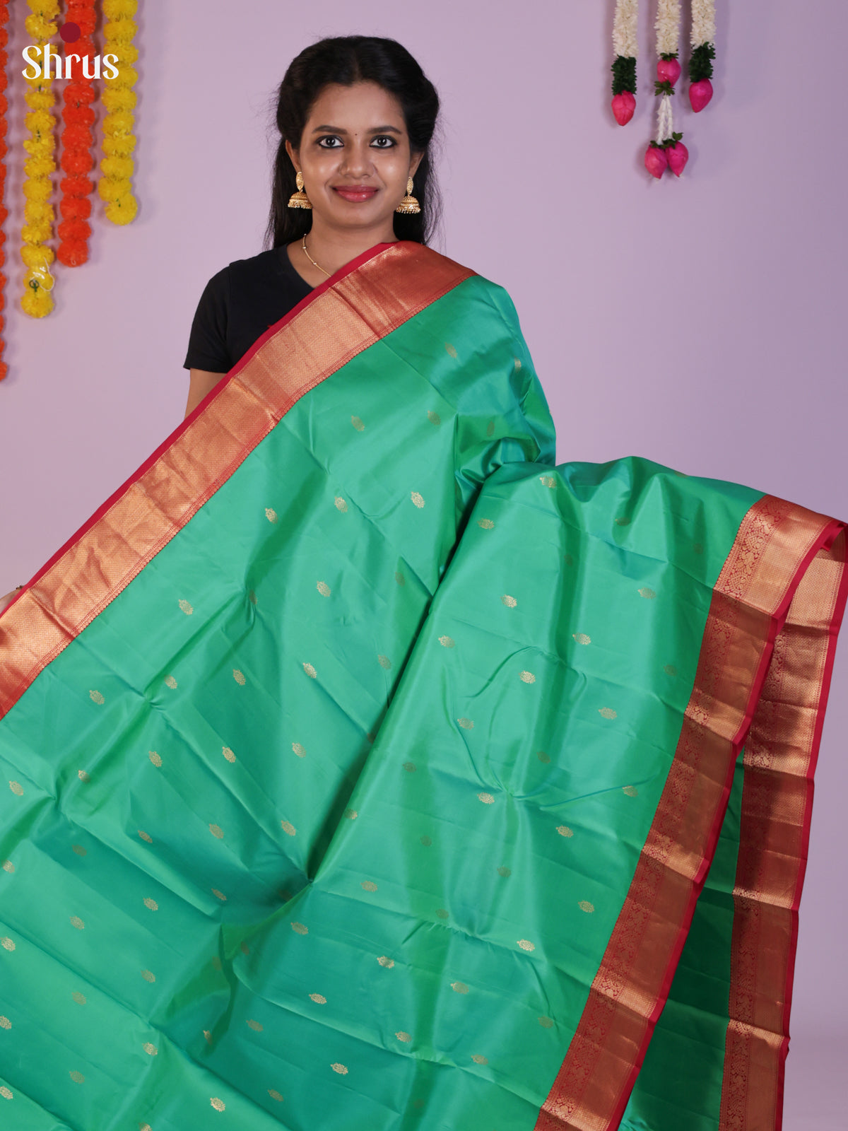 DIS23785 - Kanchipuram silk (HR) Saree - Shop on Shrus.com