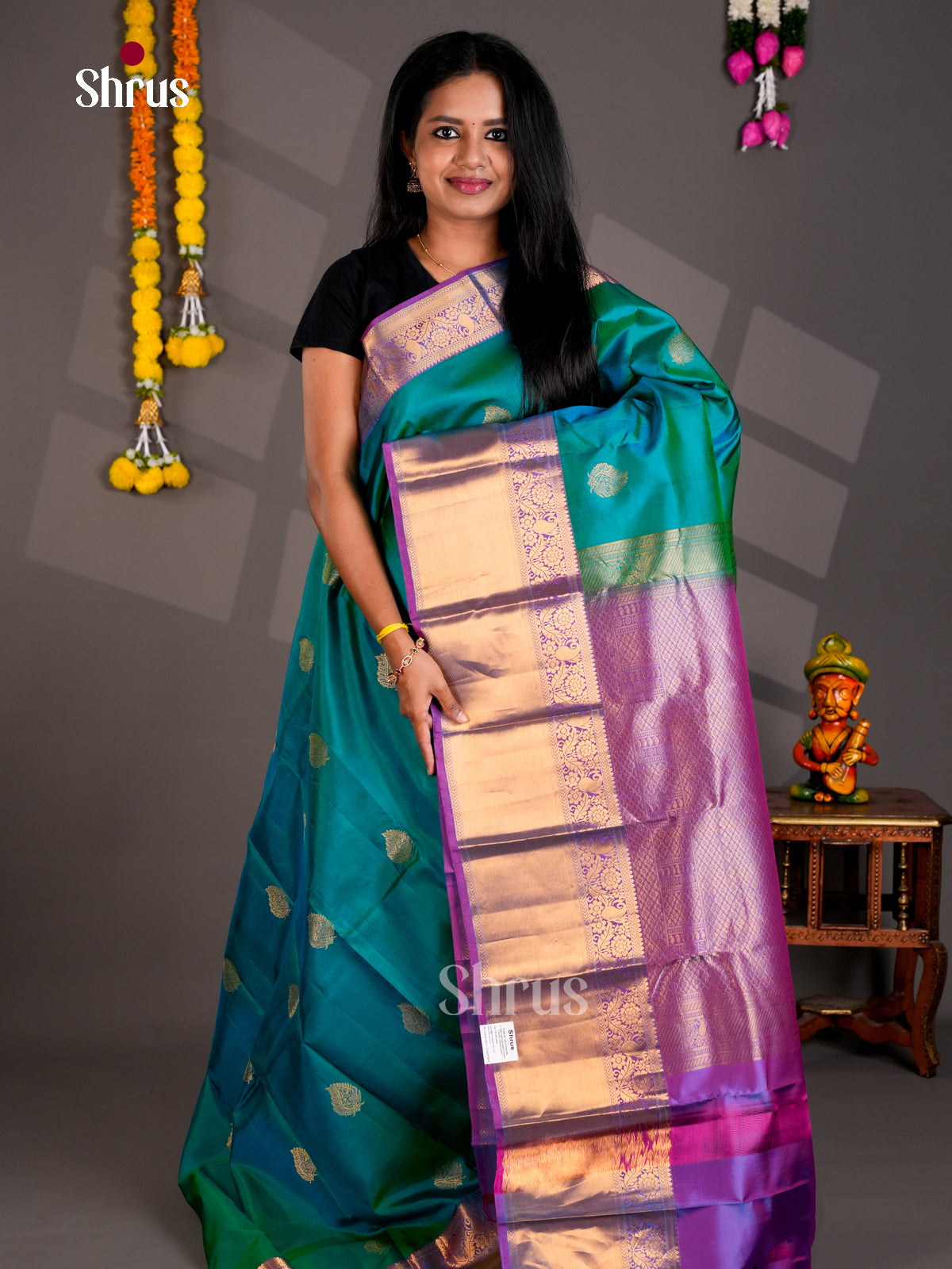 DIS23965 - Kanchipuram silk (HR) Saree - Shop on Shrus.com