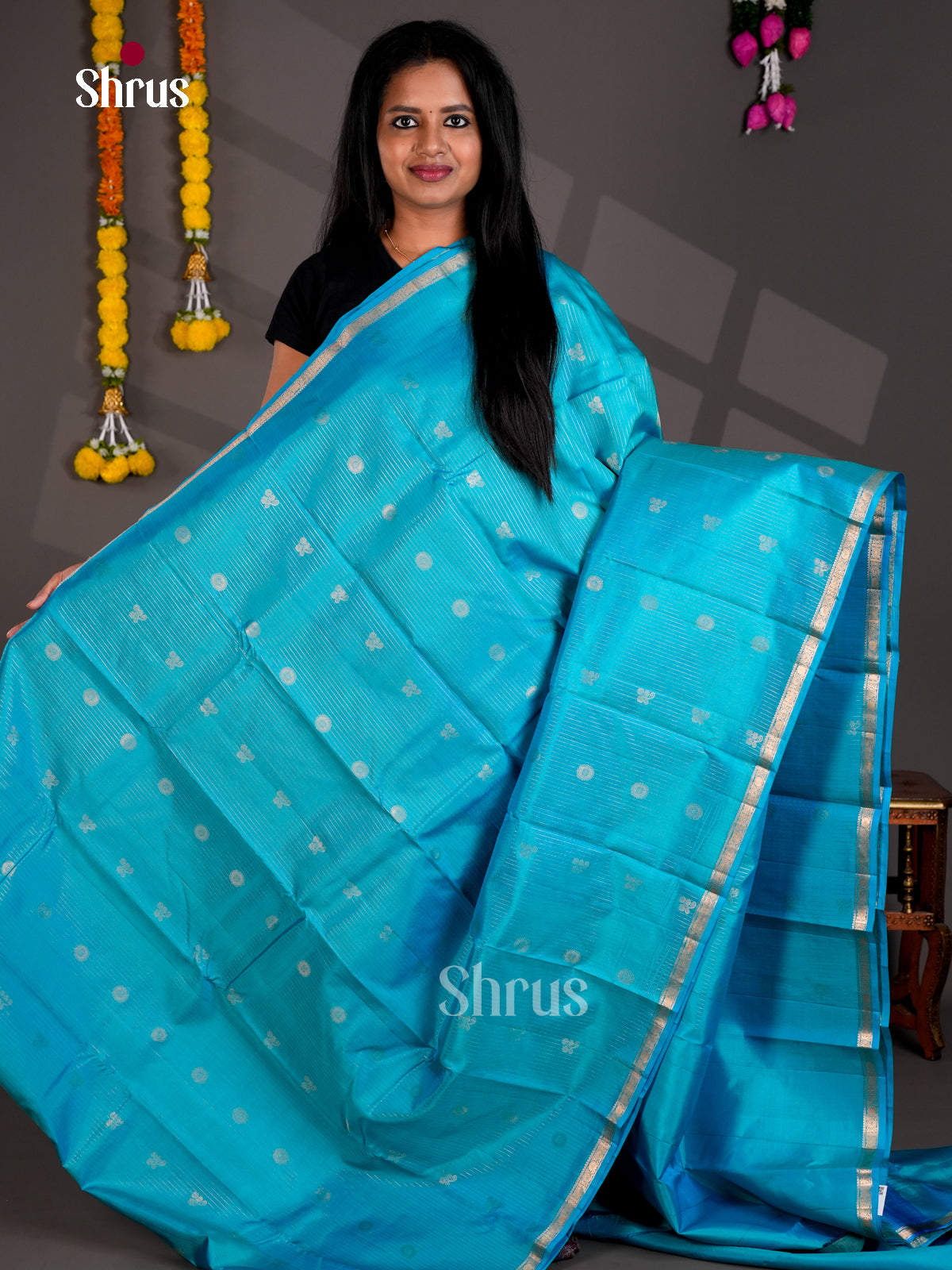 DIS23969 - Kanchipuram silk (HR) Saree - Shop on Shrus.com
