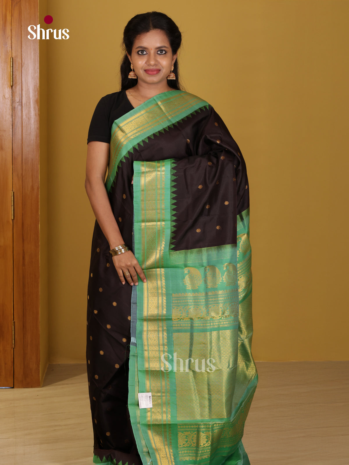 DIS24693 - Gadwal silk Saree - Shop on Shrus.com