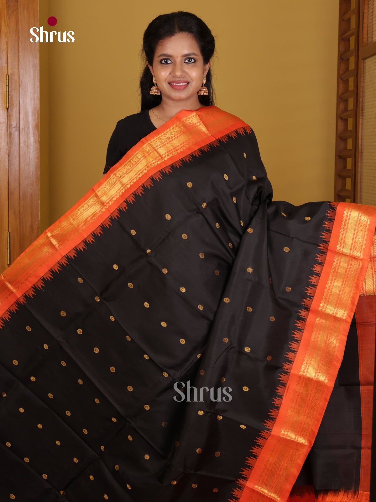 DIS24700 - Gadwal silk Saree