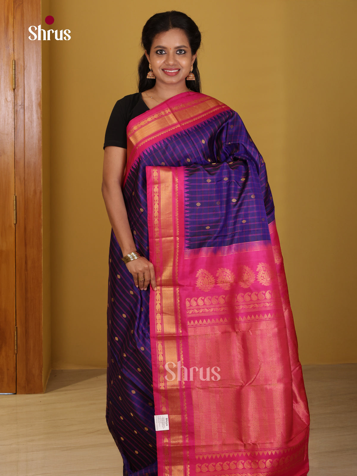 DIS24722 - Gadwal silk Saree