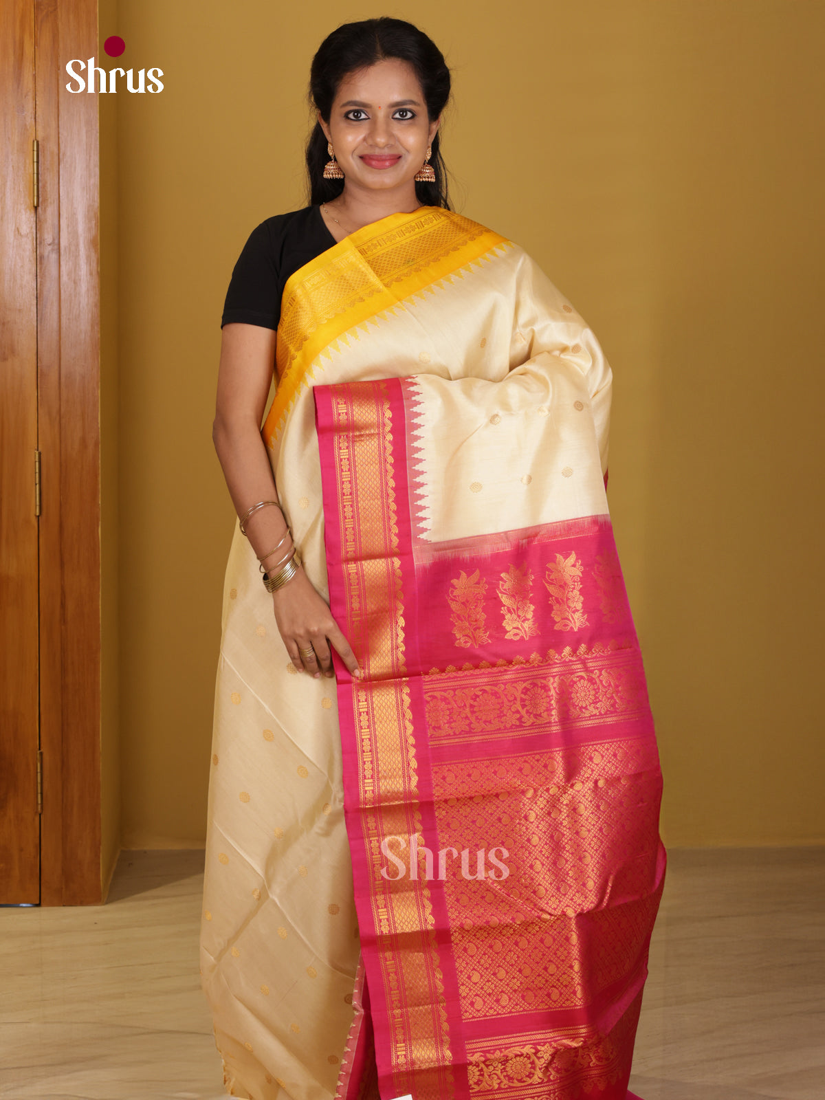 DIS24727 - Gadwal silk Saree