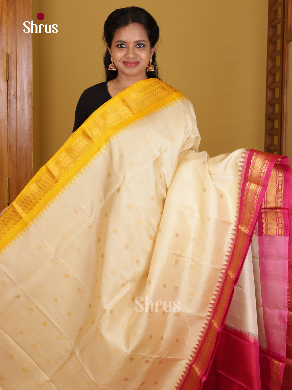 DIS24727 - Gadwal silk Saree