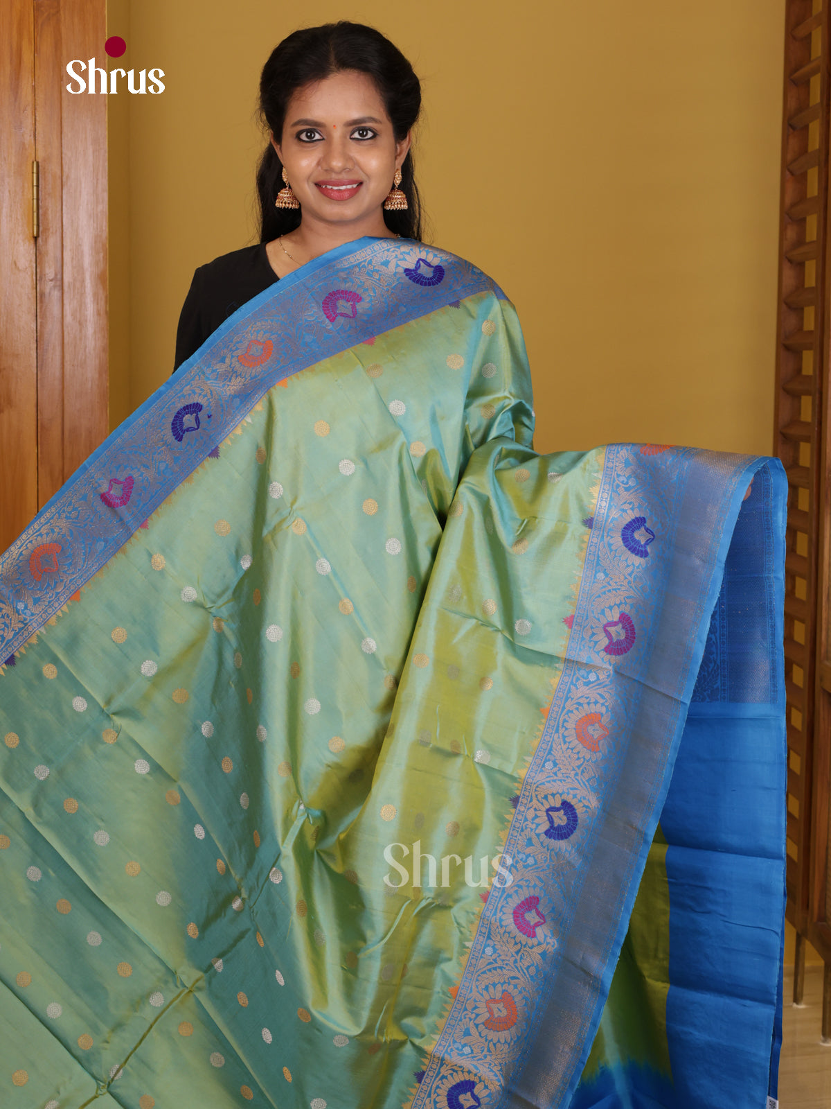 DIS24731 - Gadwal silk Saree