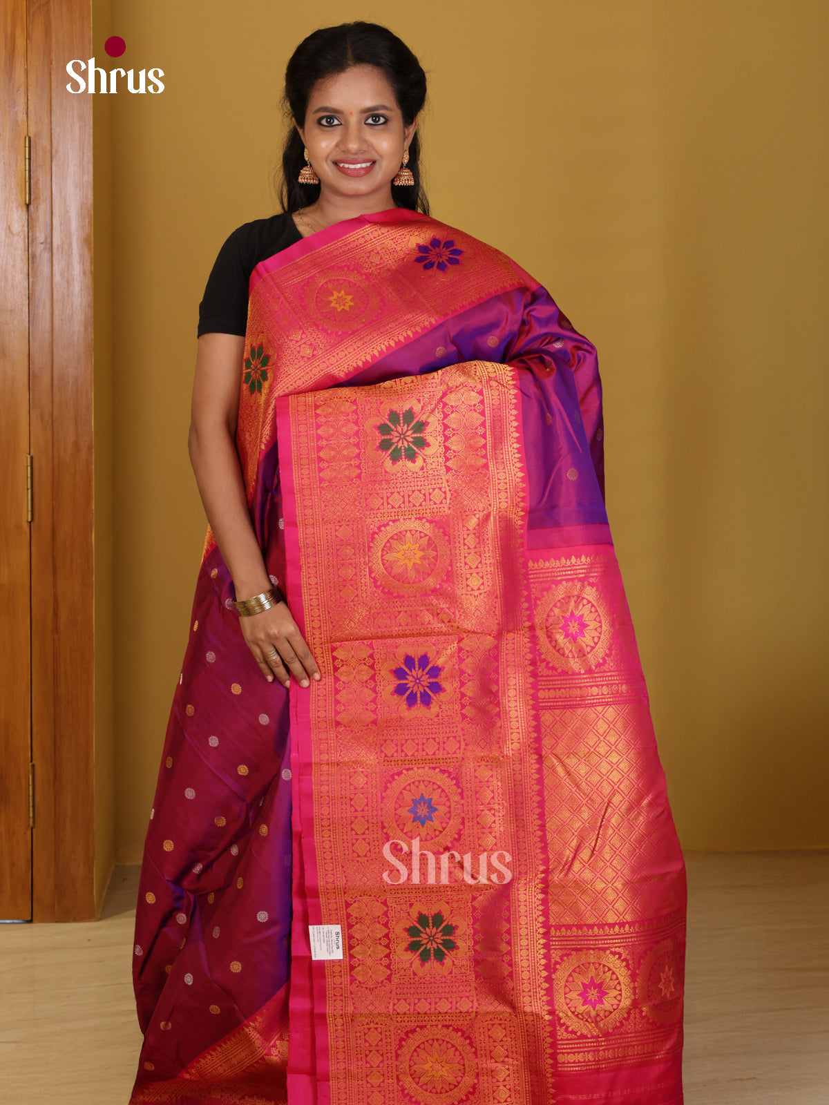DIS24733 - Gadwal silk Saree