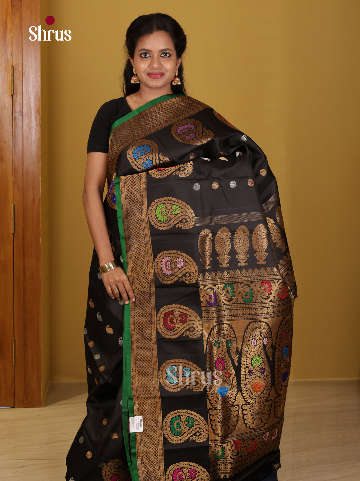 DIS24737 - Gadwal silk Saree
