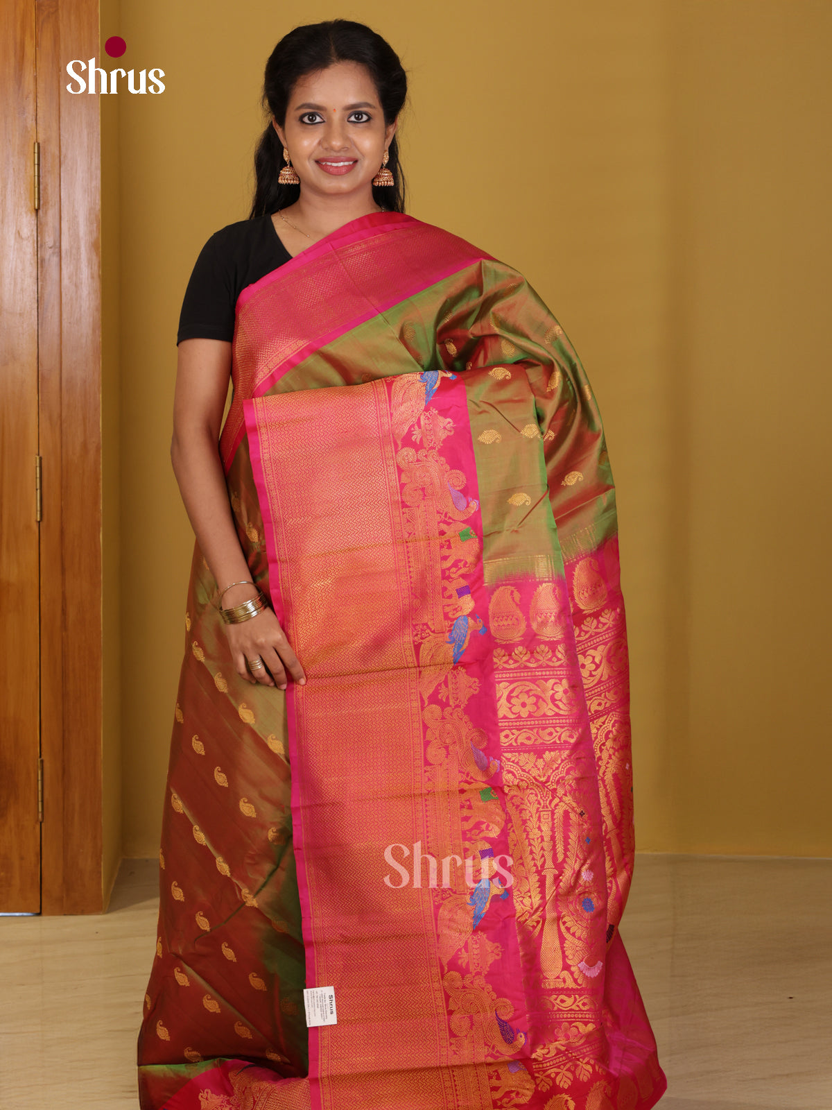 DIS24742 - Gadwal silk Saree