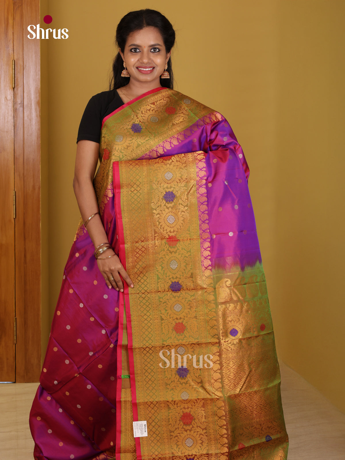 DIS24745 - Gadwal silk Saree