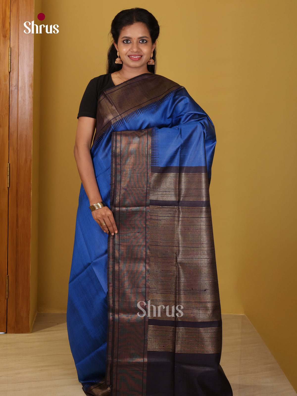 DIS24797 - Raw Silk Saree - Shop on Shrus.com
