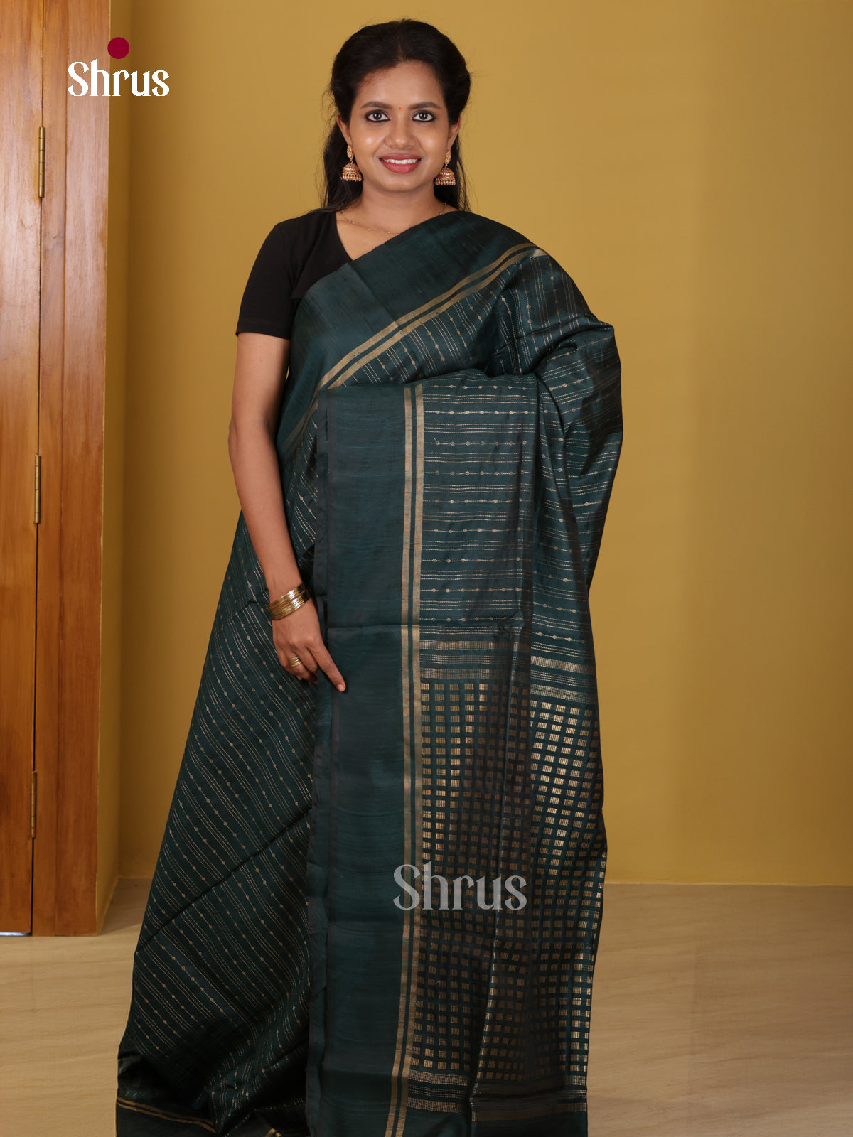 DIS24813 - Raw Silk Saree - Shop on Shrus.com