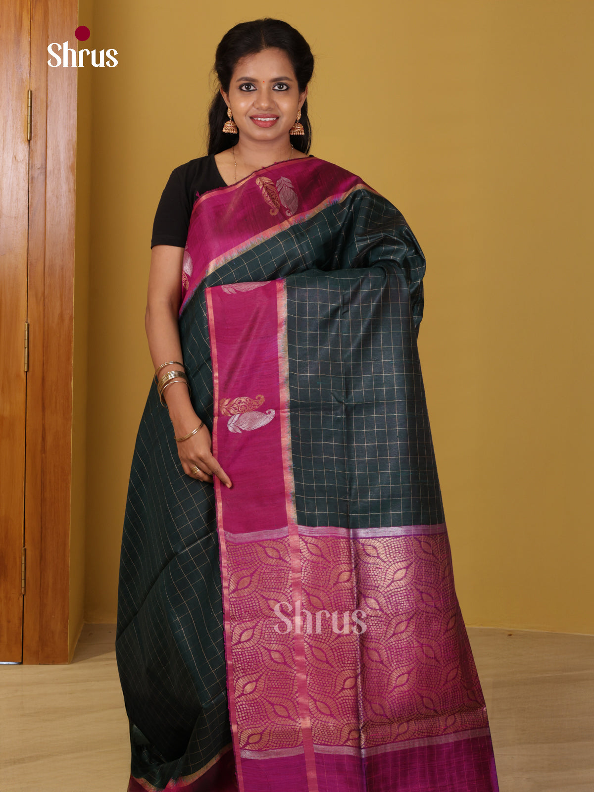 DIS24840 - Raw Silk Saree - Shop on Shrus.com