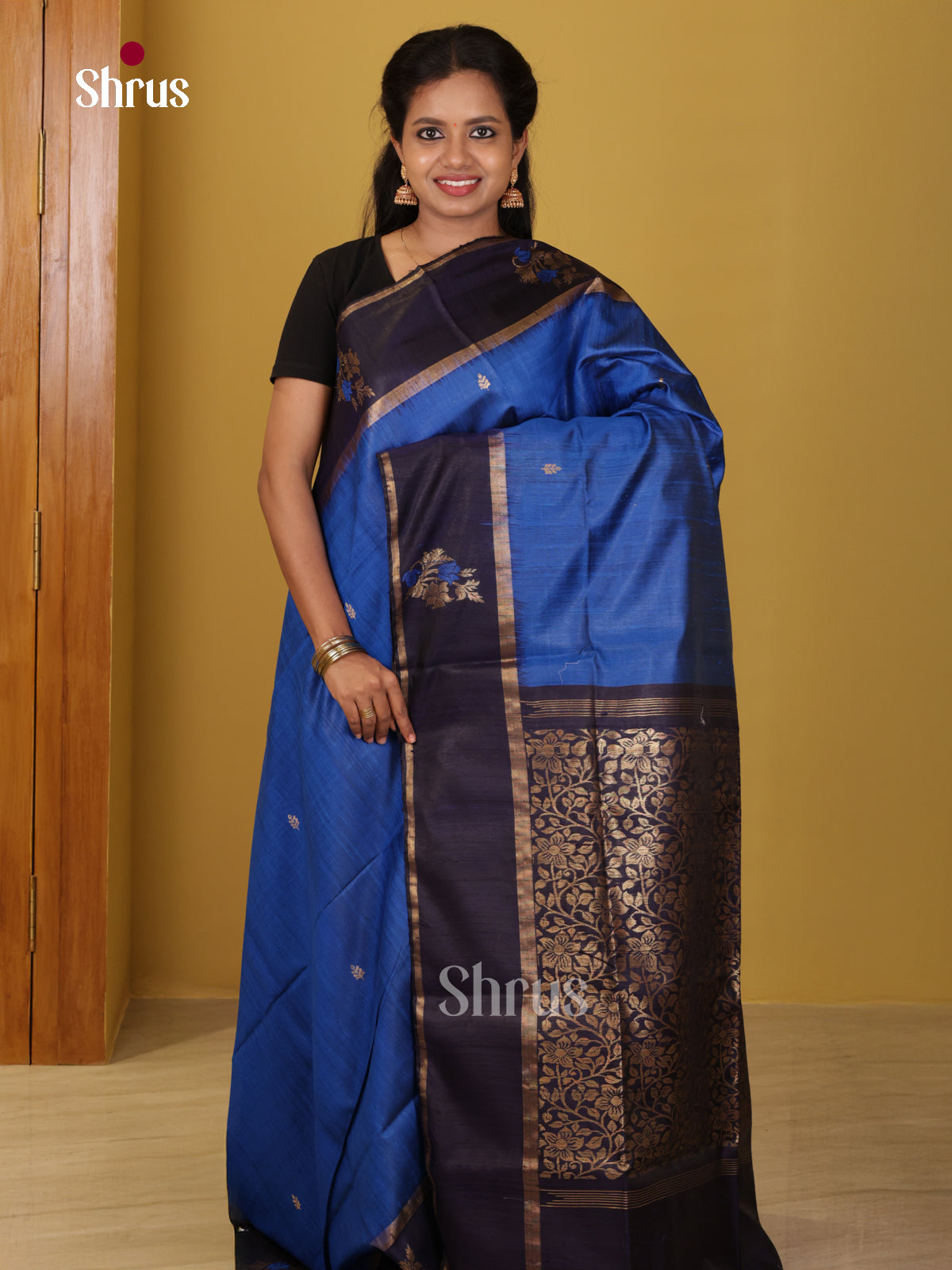 DIS24882 - Raw Silk Saree - Shop on Shrus.com