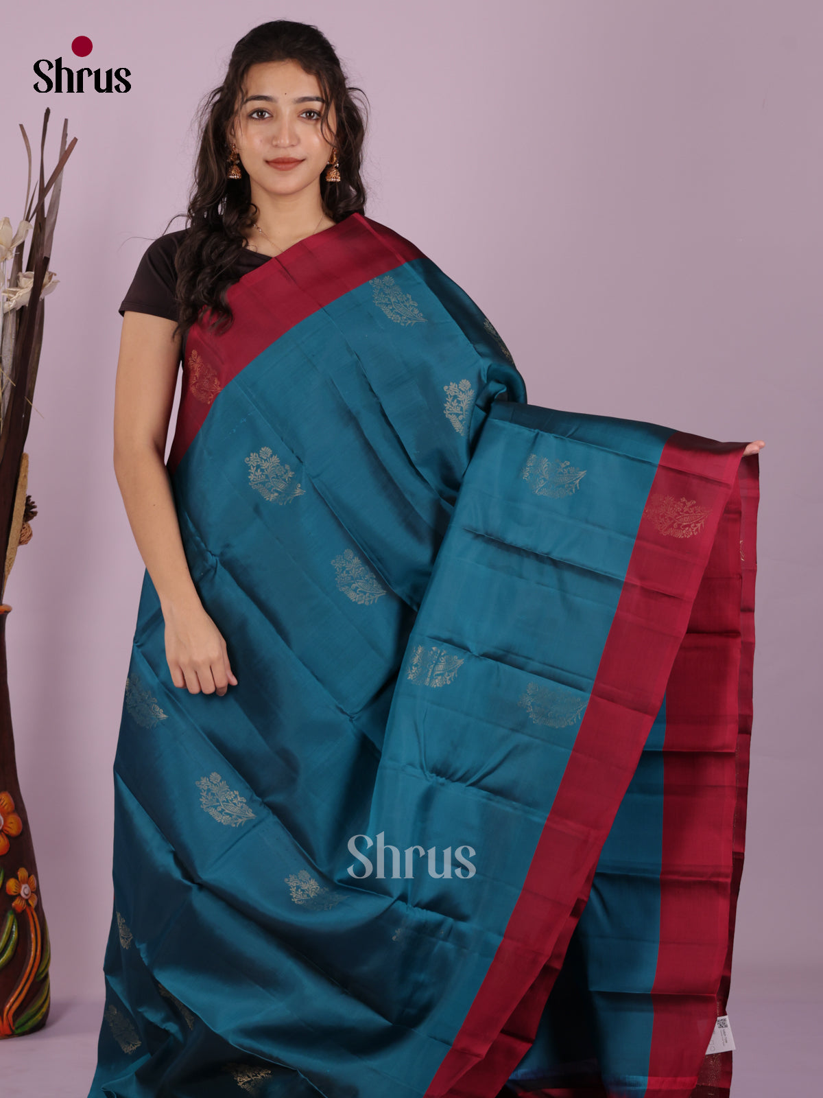 DIS26584 - Kanchipuram-halfpure Saree - Shop on Shrus.com
