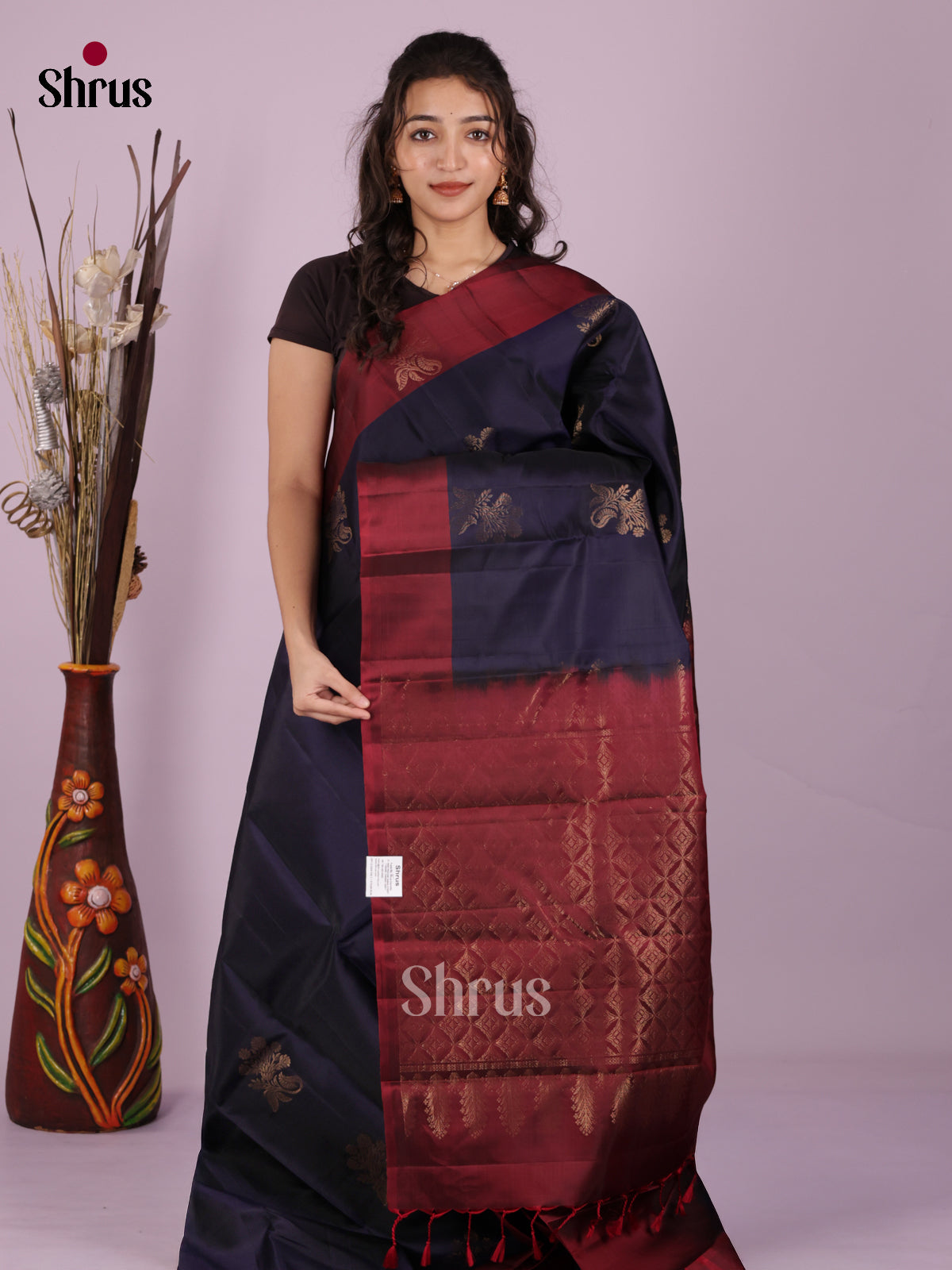 DIS26600 - Kanchipuram-halfpure Saree - Shop on Shrus.com