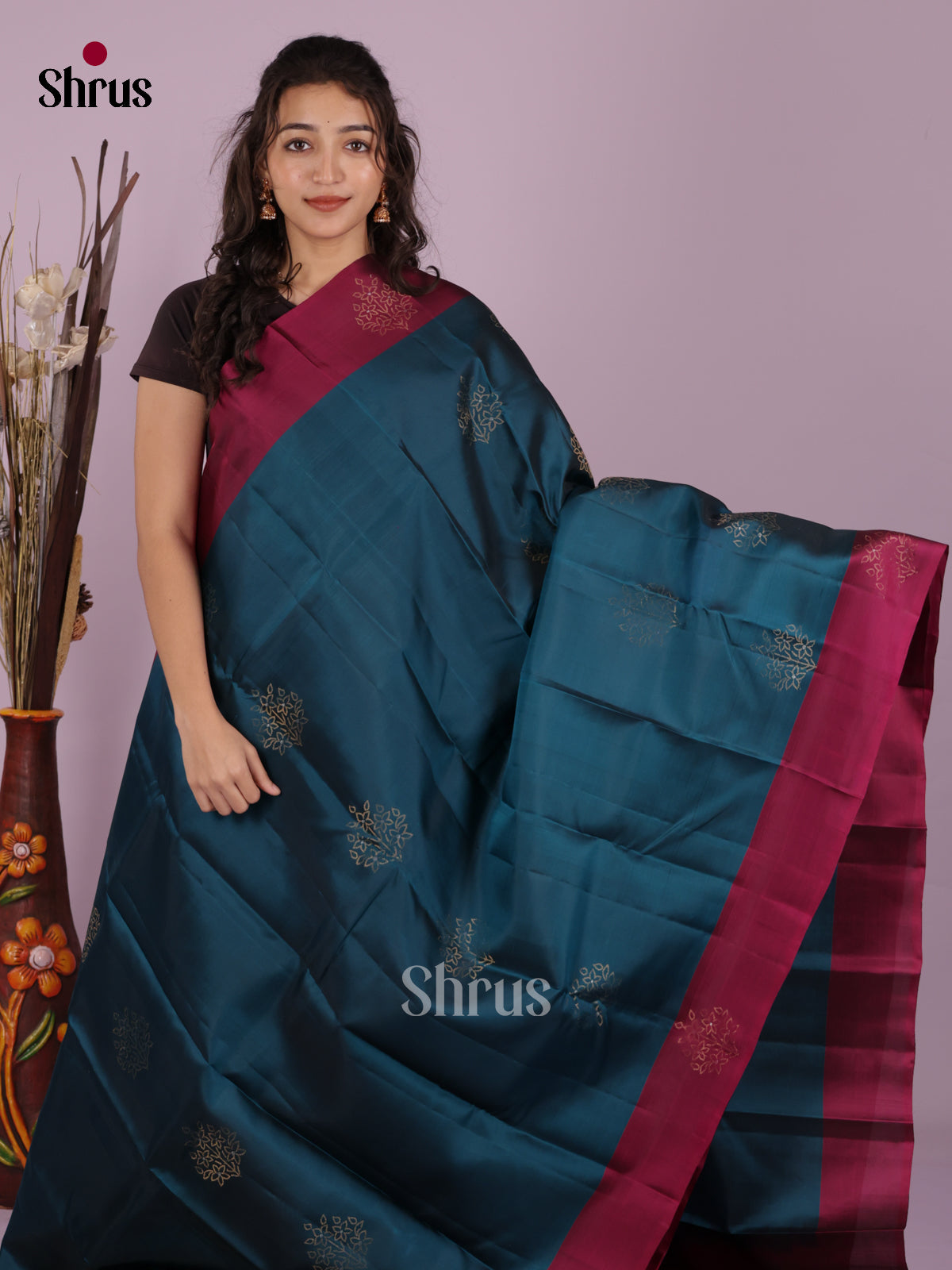 DIS26621 - Kanchipuram-halfpure Saree - Shop on Shrus.com