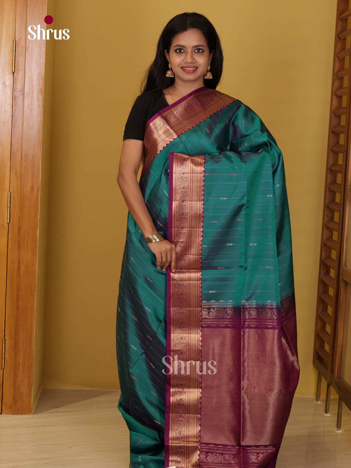DIS26626 - Kanchipuram silk (HR) Saree - Shop on Shrus.com
