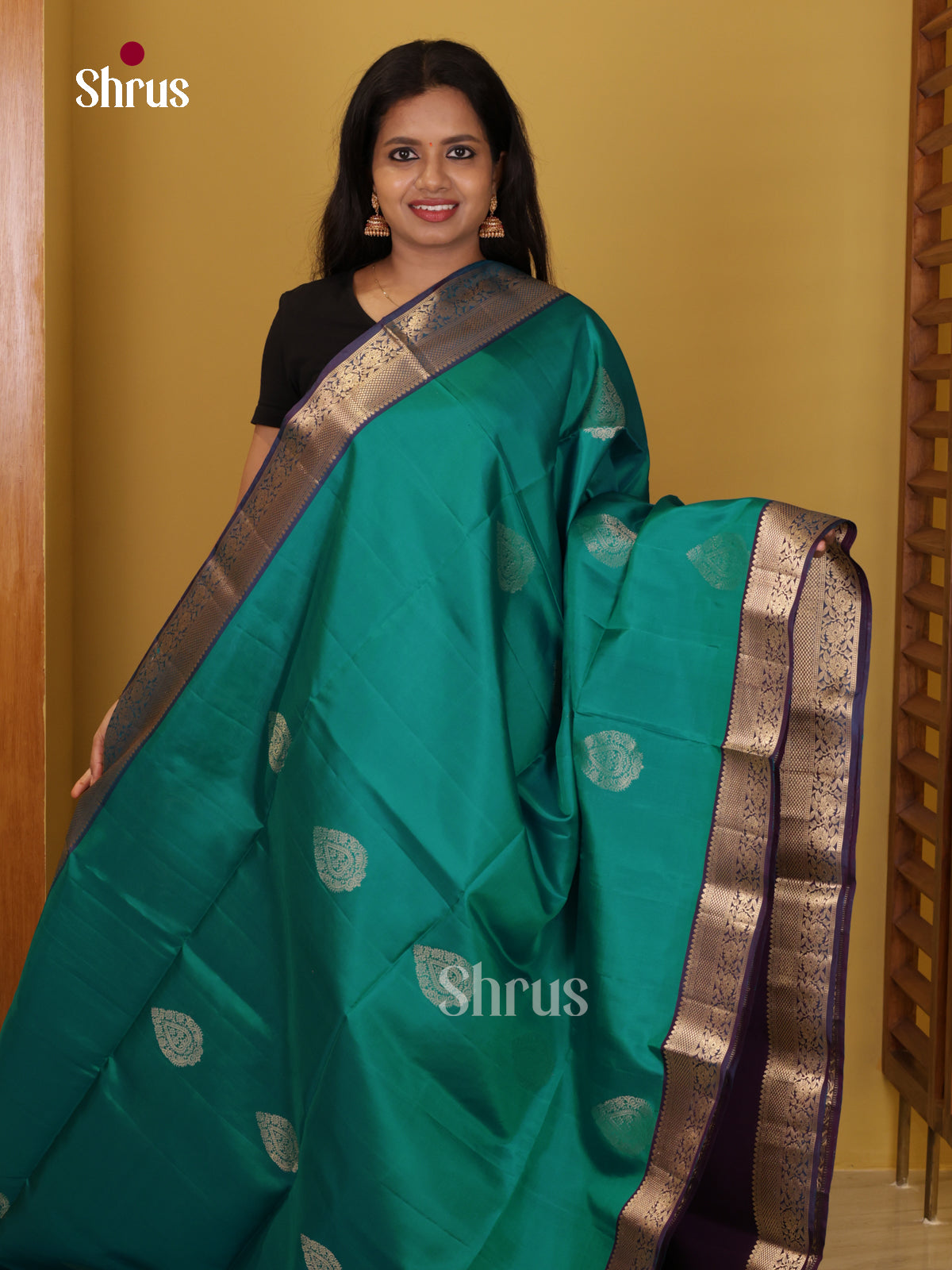 DIS26630 - Kanchipuram silk (HR) Saree - Shop on Shrus.com