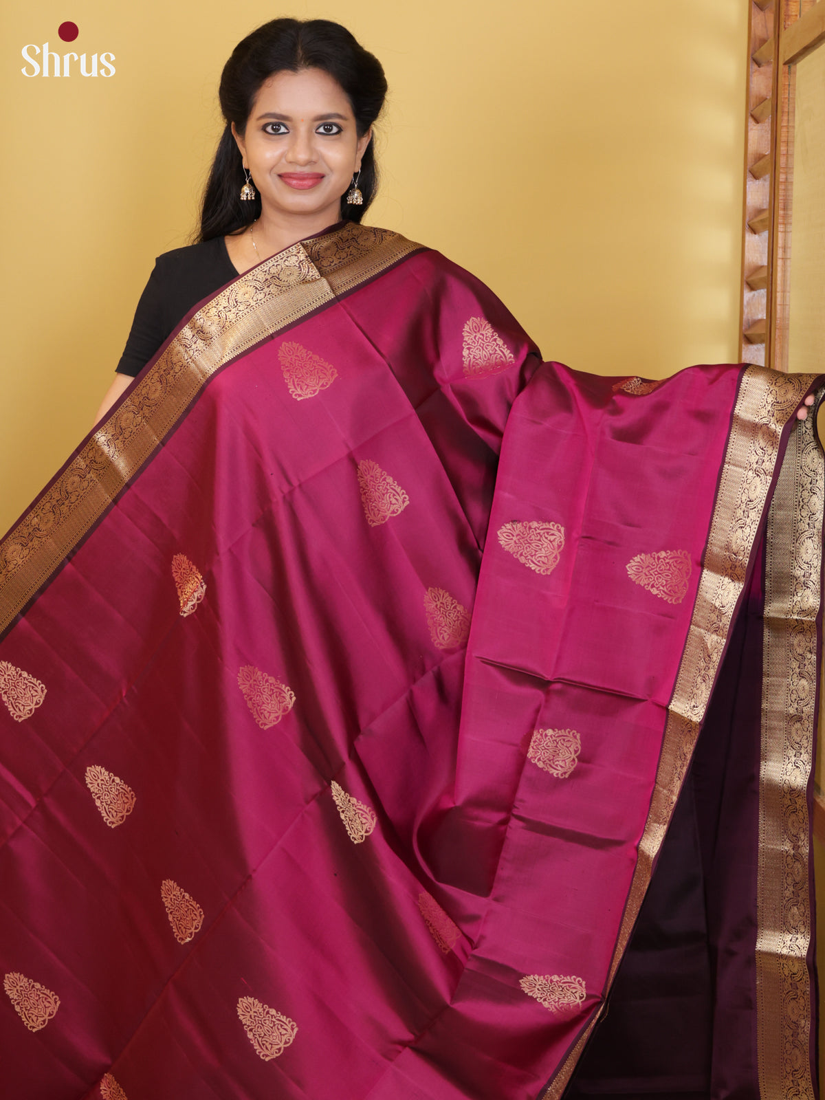 DIS26639 - Kanchipuram silk (HR) Saree - Shop on Shrus.com