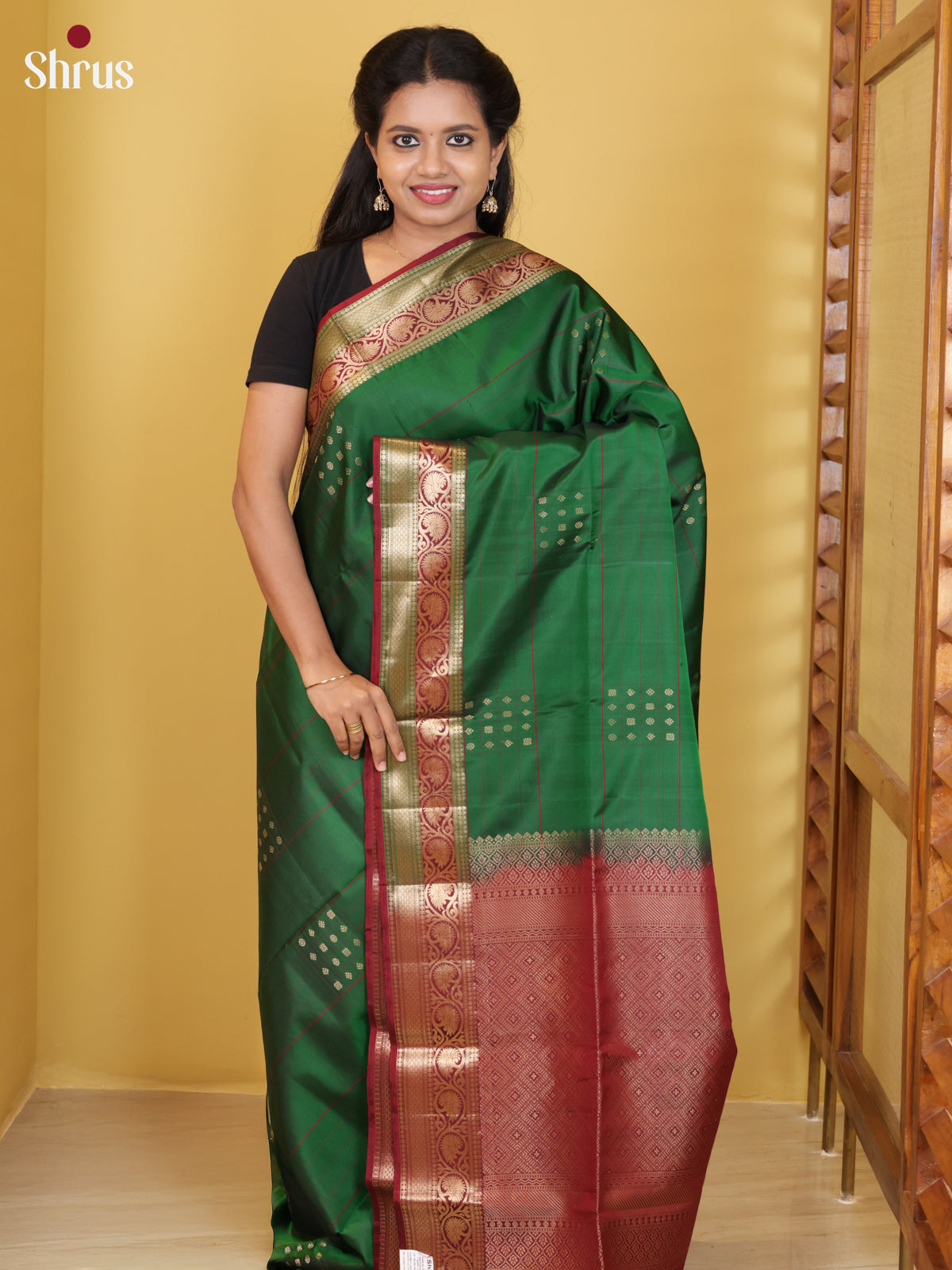 DIS26640 - Kanchipuram silk (HR) Saree - Shop on Shrus.com