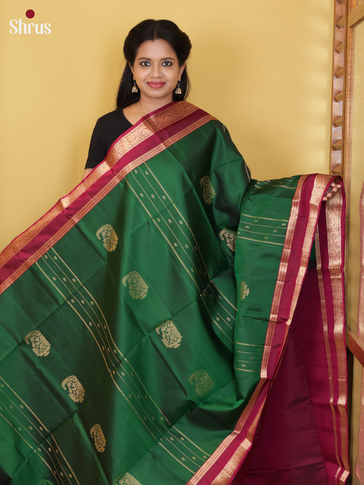 DIS26651 - Kanchipuram silk (HR) Saree - Shop on Shrus.com