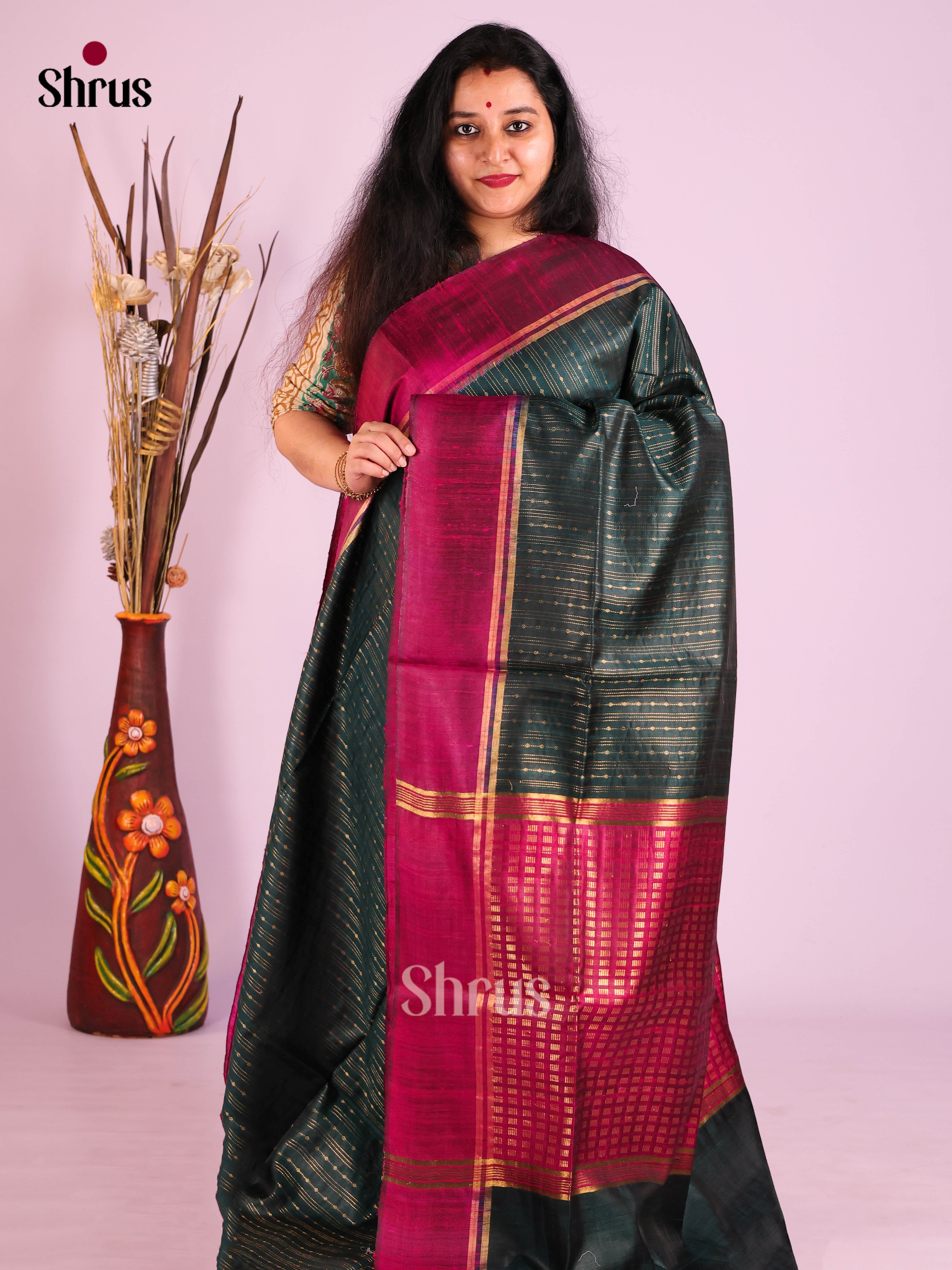 DIS27006 - Raw Silk Saree - Shop on Shrus.com