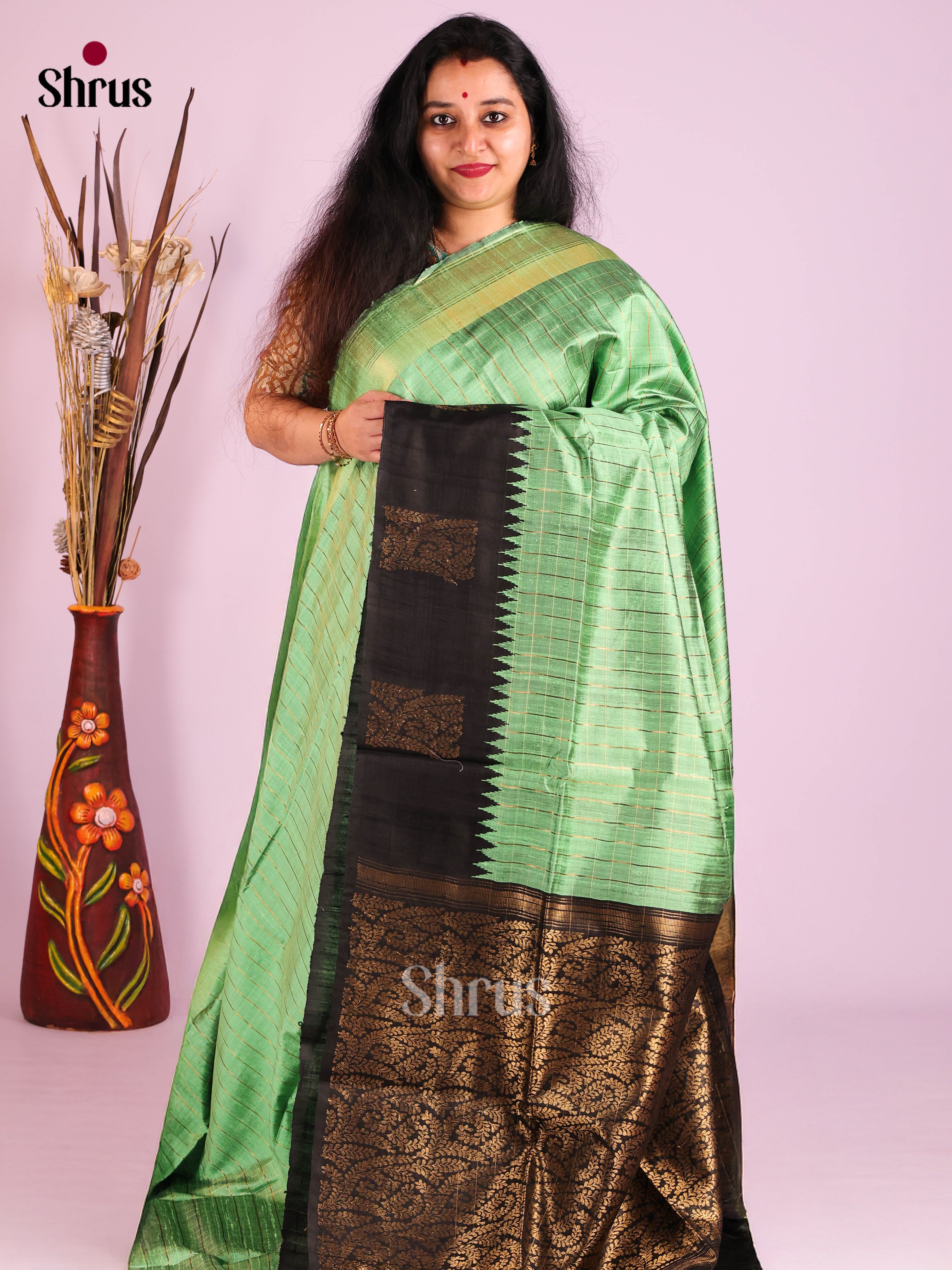 DIS27026 - Raw Silk Saree - Shop on Shrus.com