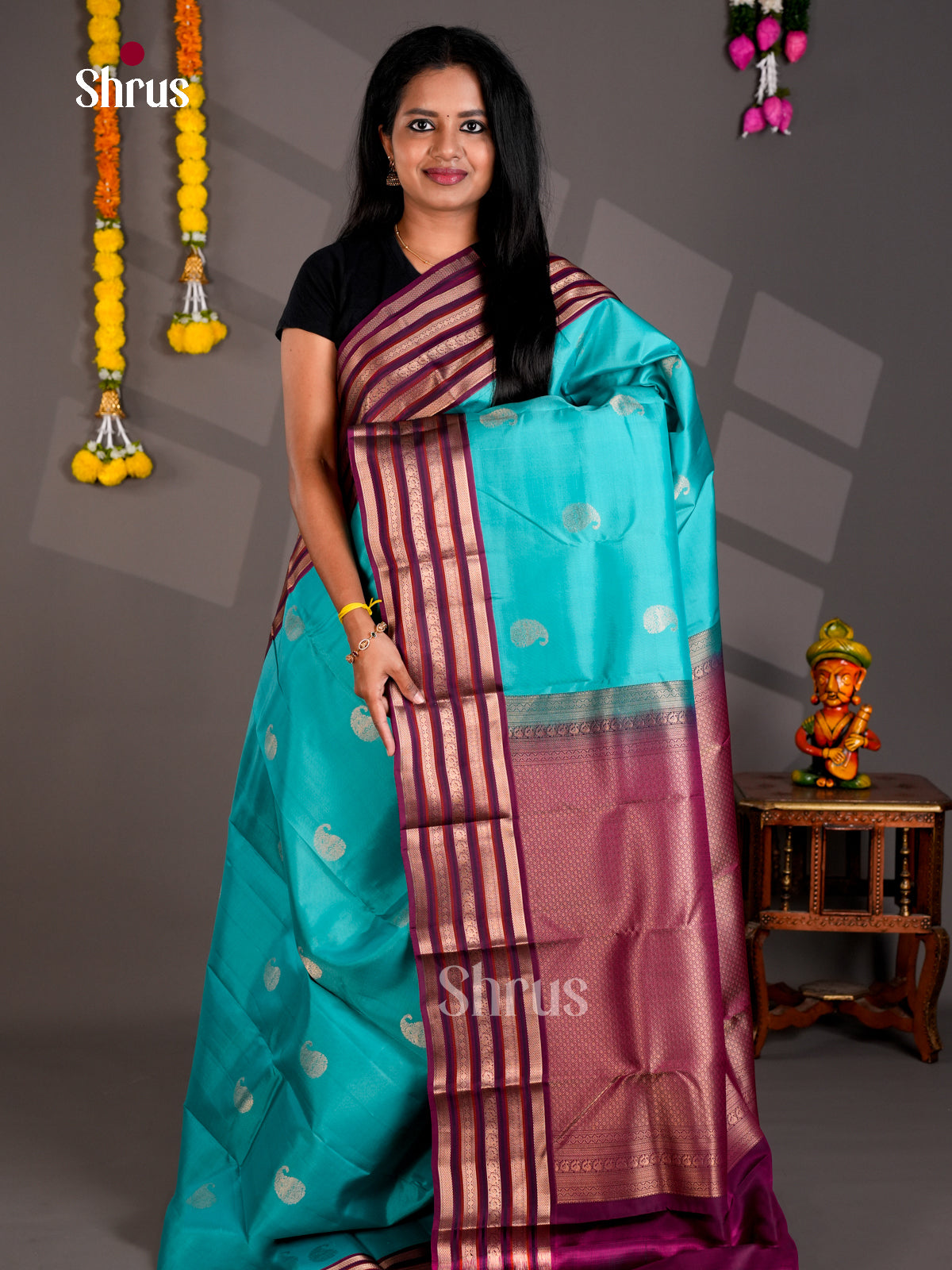 DIS27428 - Kanchipuram Butta design Saree - Shop on Shrus.com