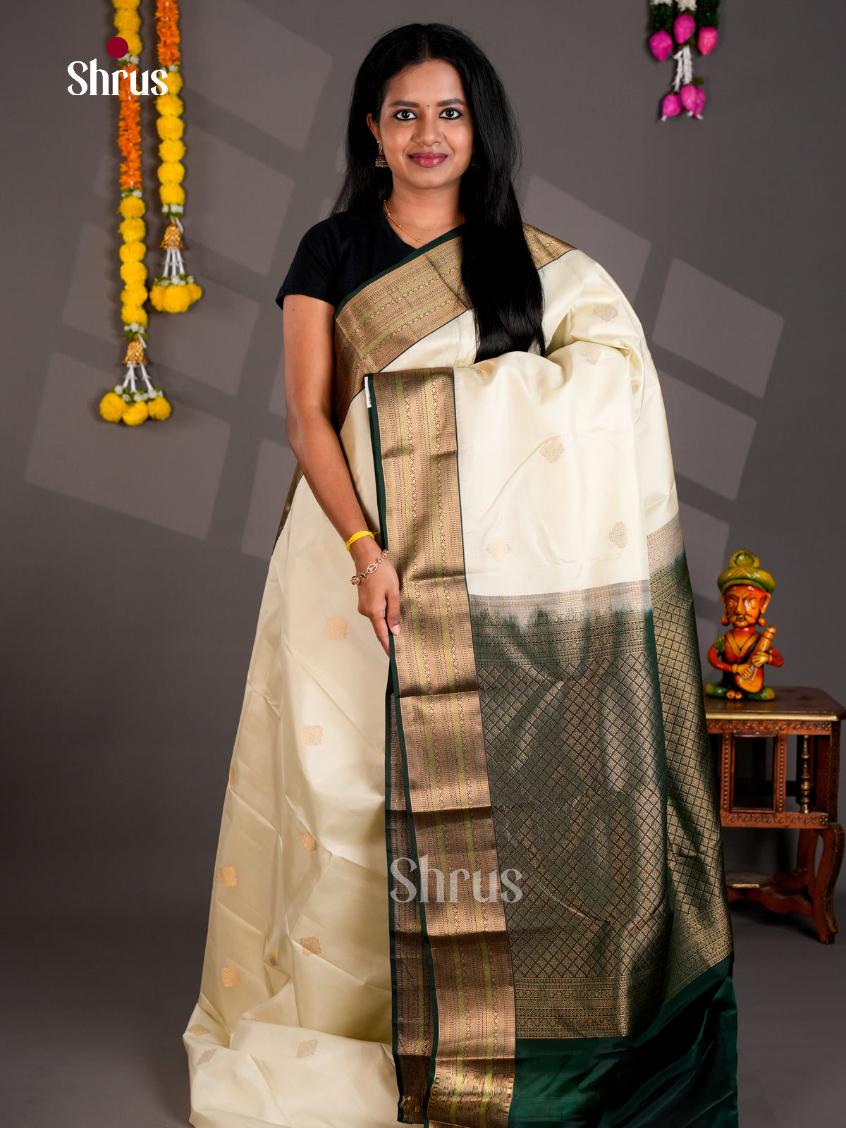 DIS27430 - Kanchipuram Butta design Saree - Shop on Shrus.com