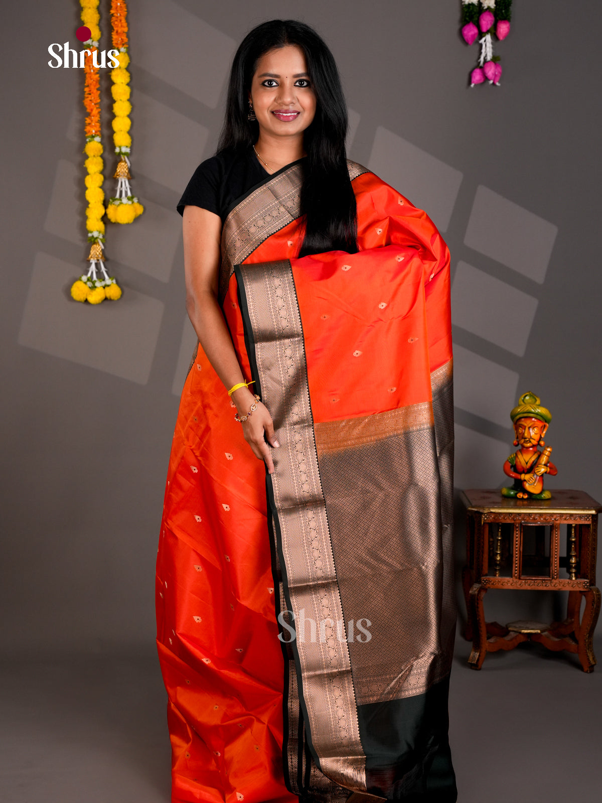 DIS27437 - Kanchipuram Butta design Saree - Shop on Shrus.com